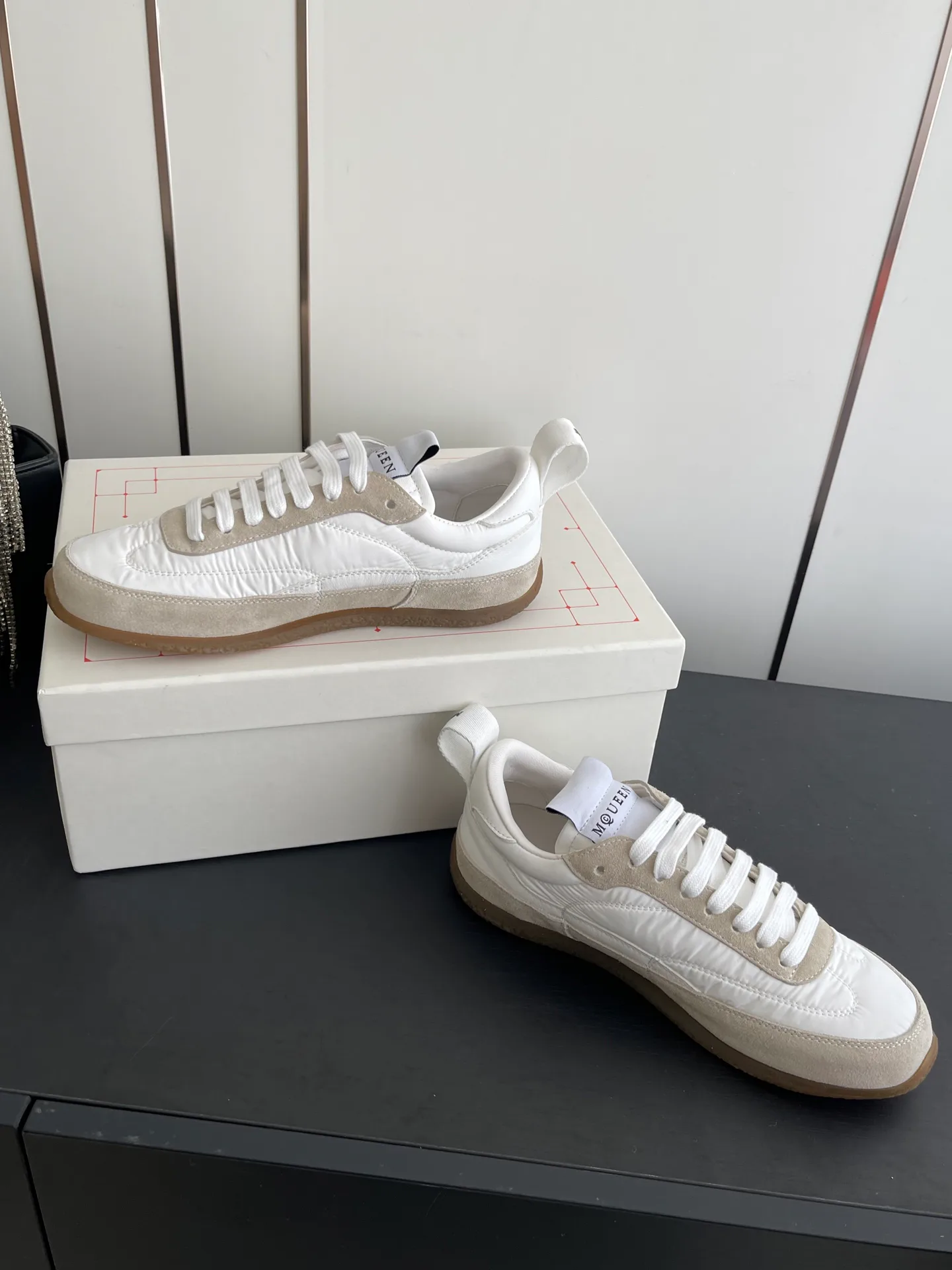 Кроссовки Женские Alexander Mcqueen 1561407