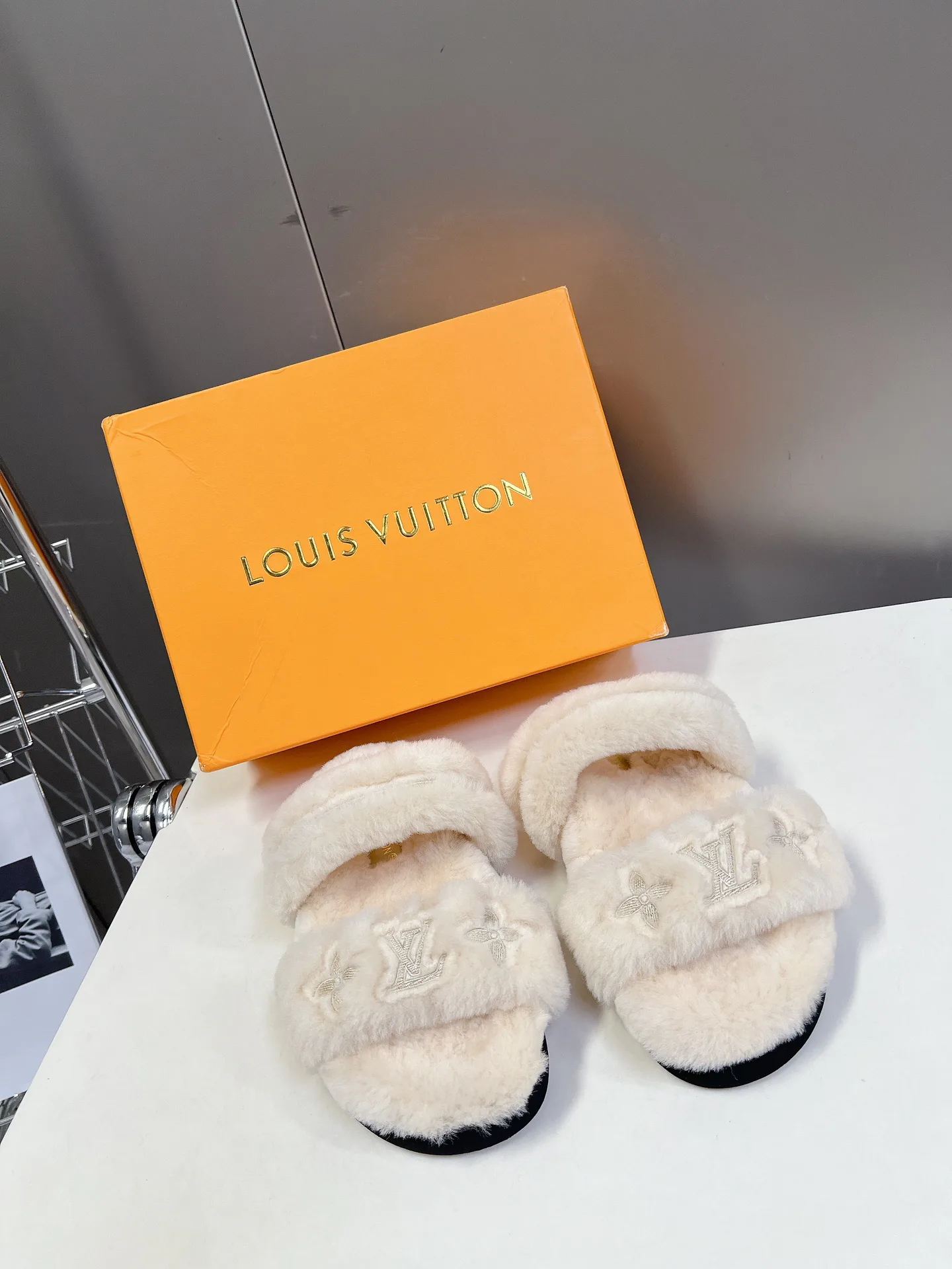 Тапочки Женские Louis Vuitton 139498