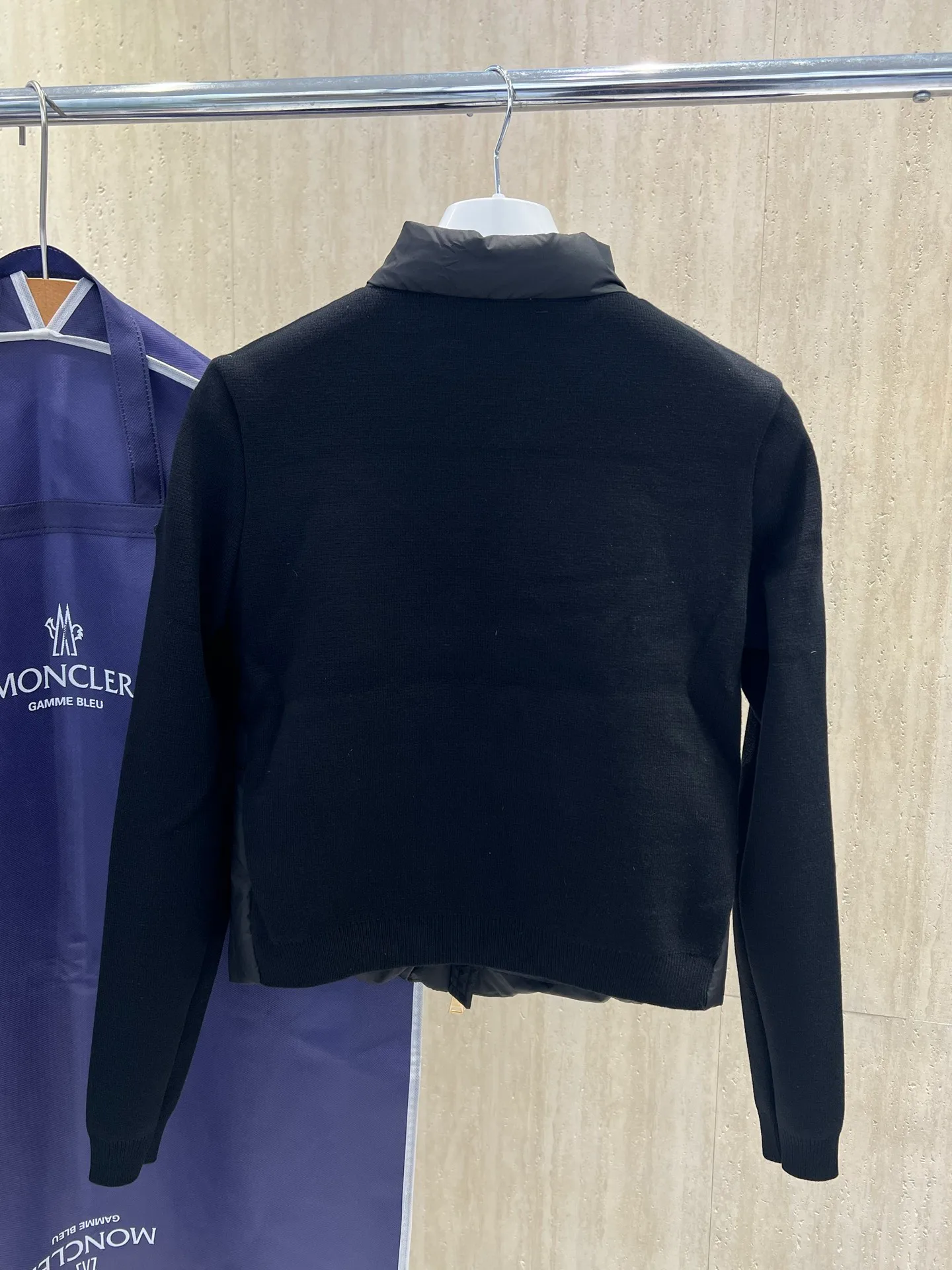 Куртки И Пуховики Женские Moncler 18658017