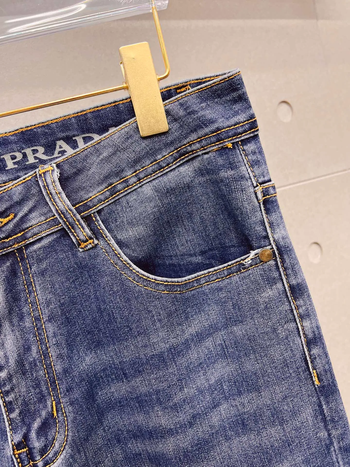 Джинсы Мужские Prada 18098425