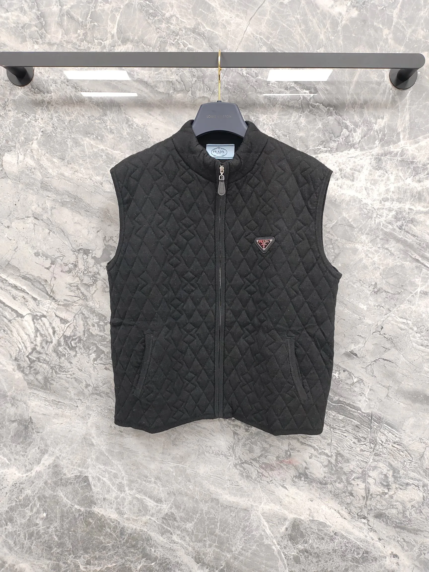 Жилеты Женские Prada 18743632