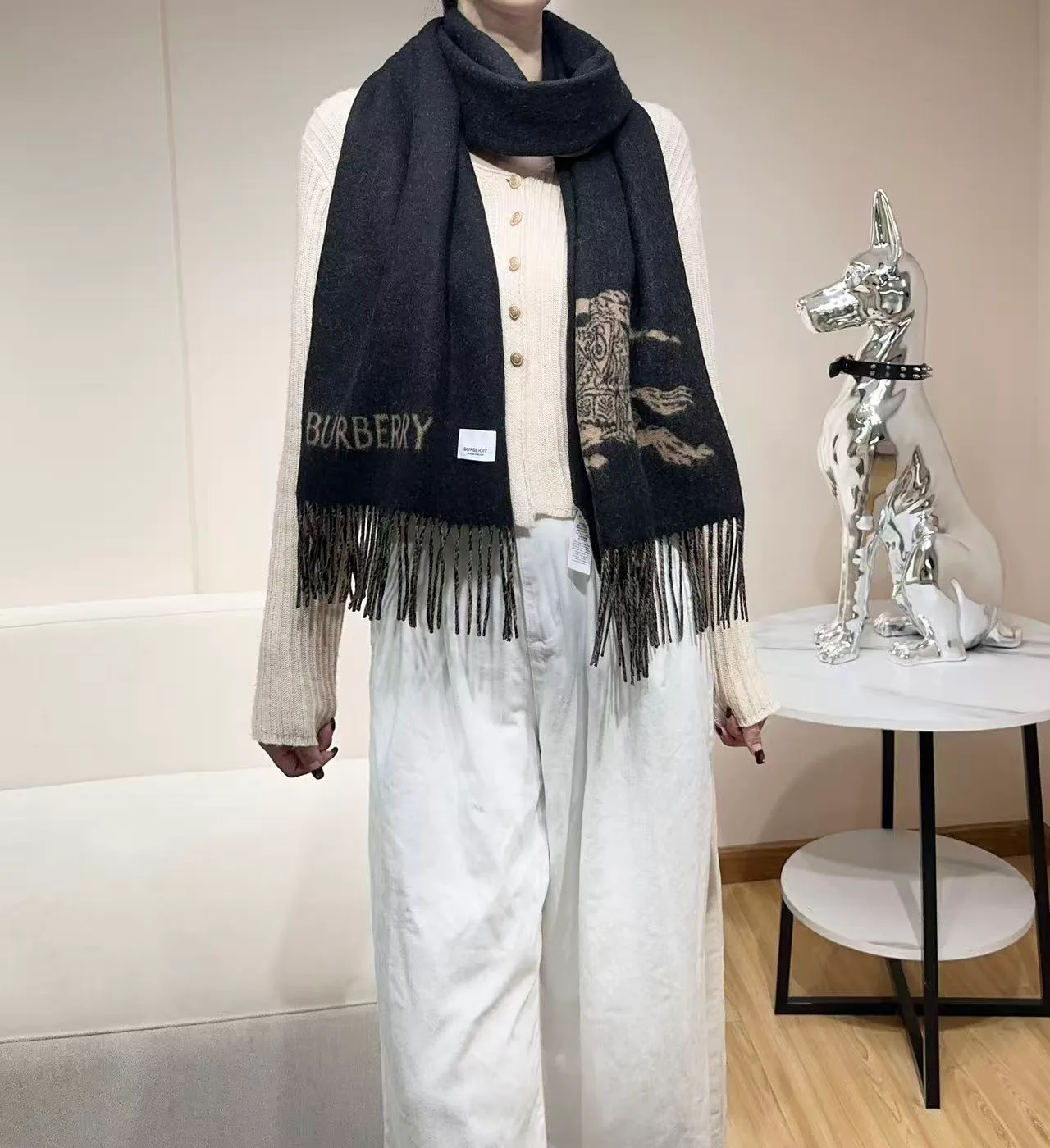 Шарфы Burberry 18627206