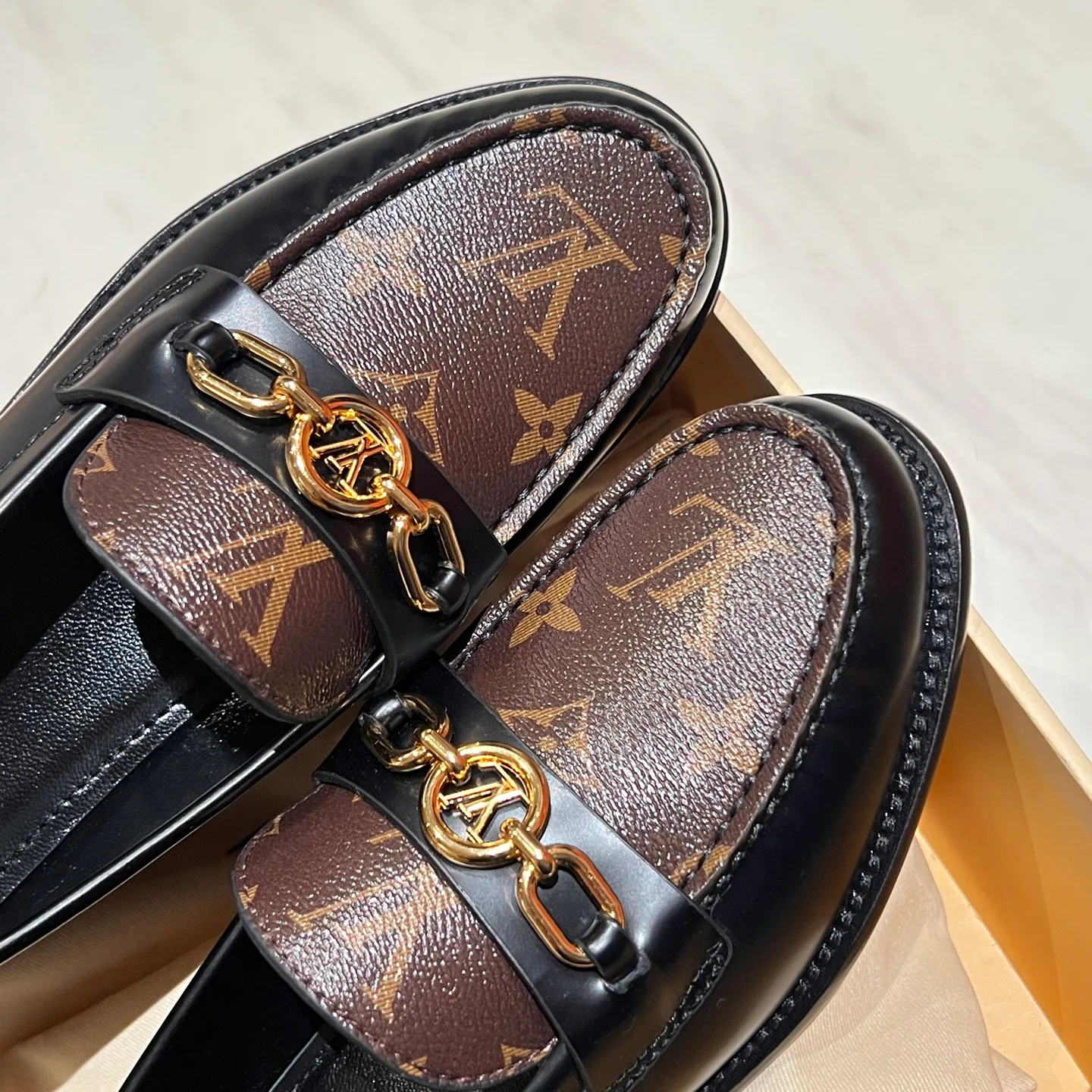 Лоферы И Мокасины Женские Louis Vuitton 19152409