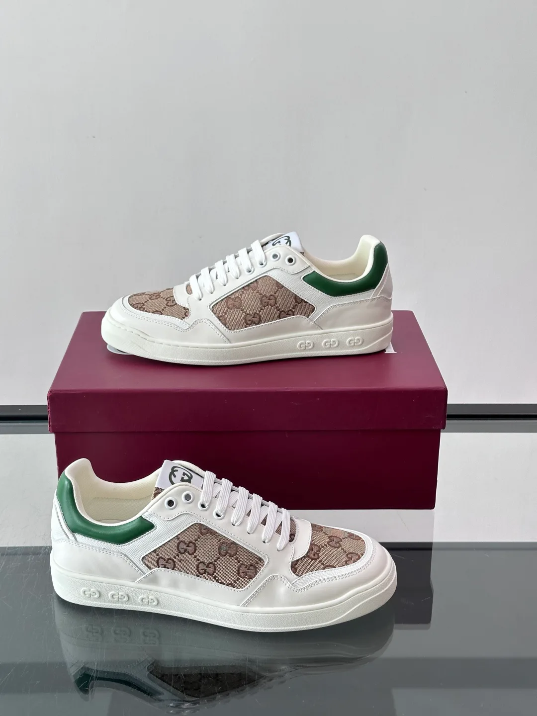 Кроссовки Мужские Gucci 18102697