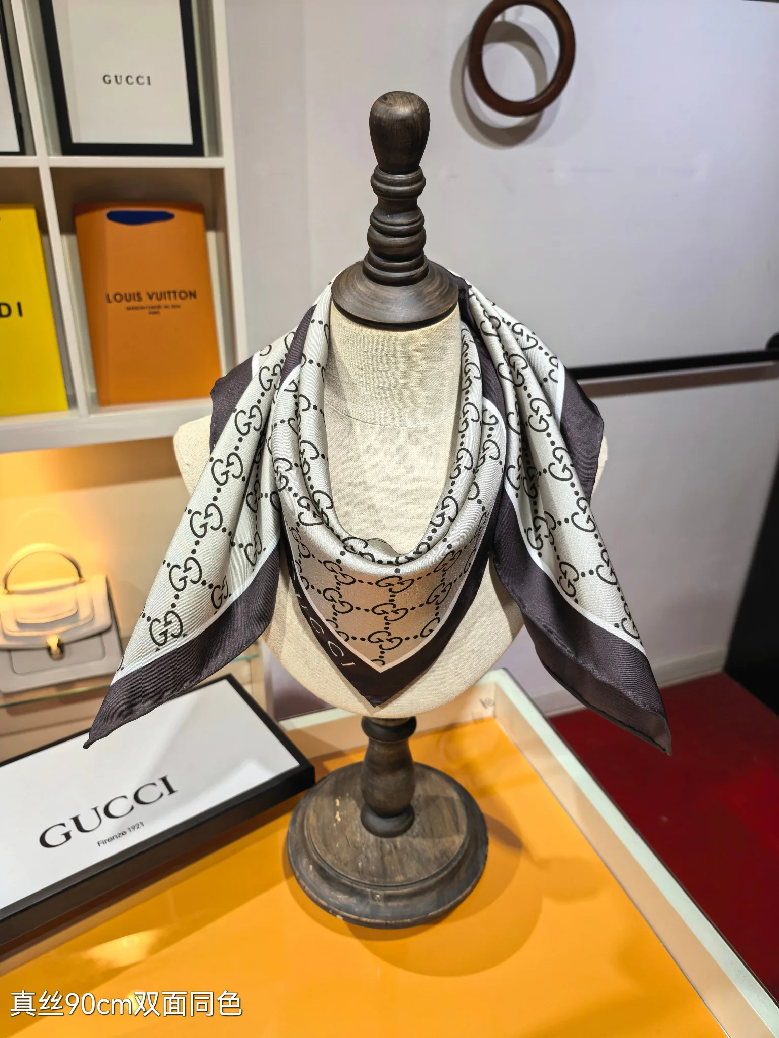 Шарфы Gucci 10183