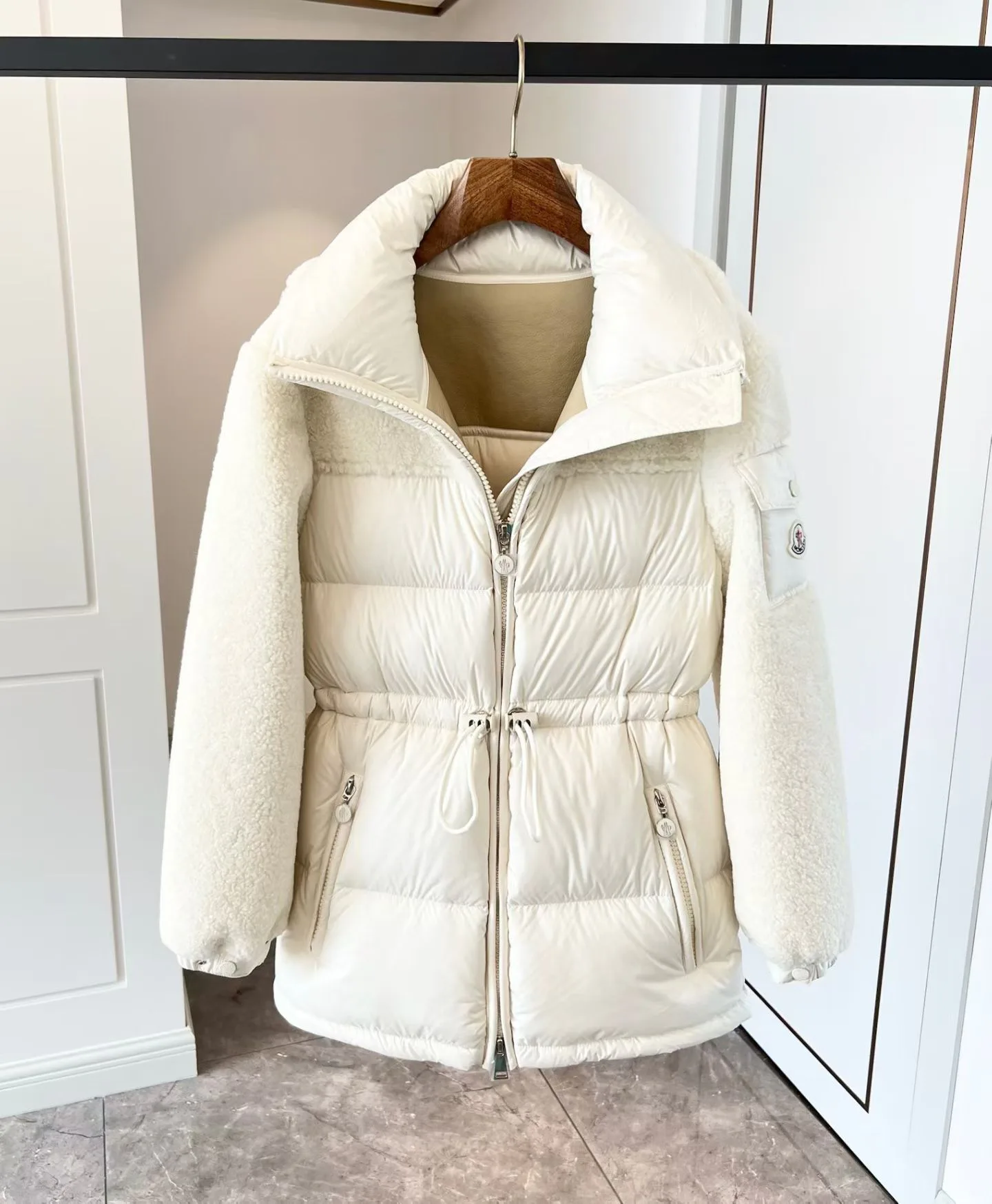 Куртки И Пуховики Женские Moncler 18706597