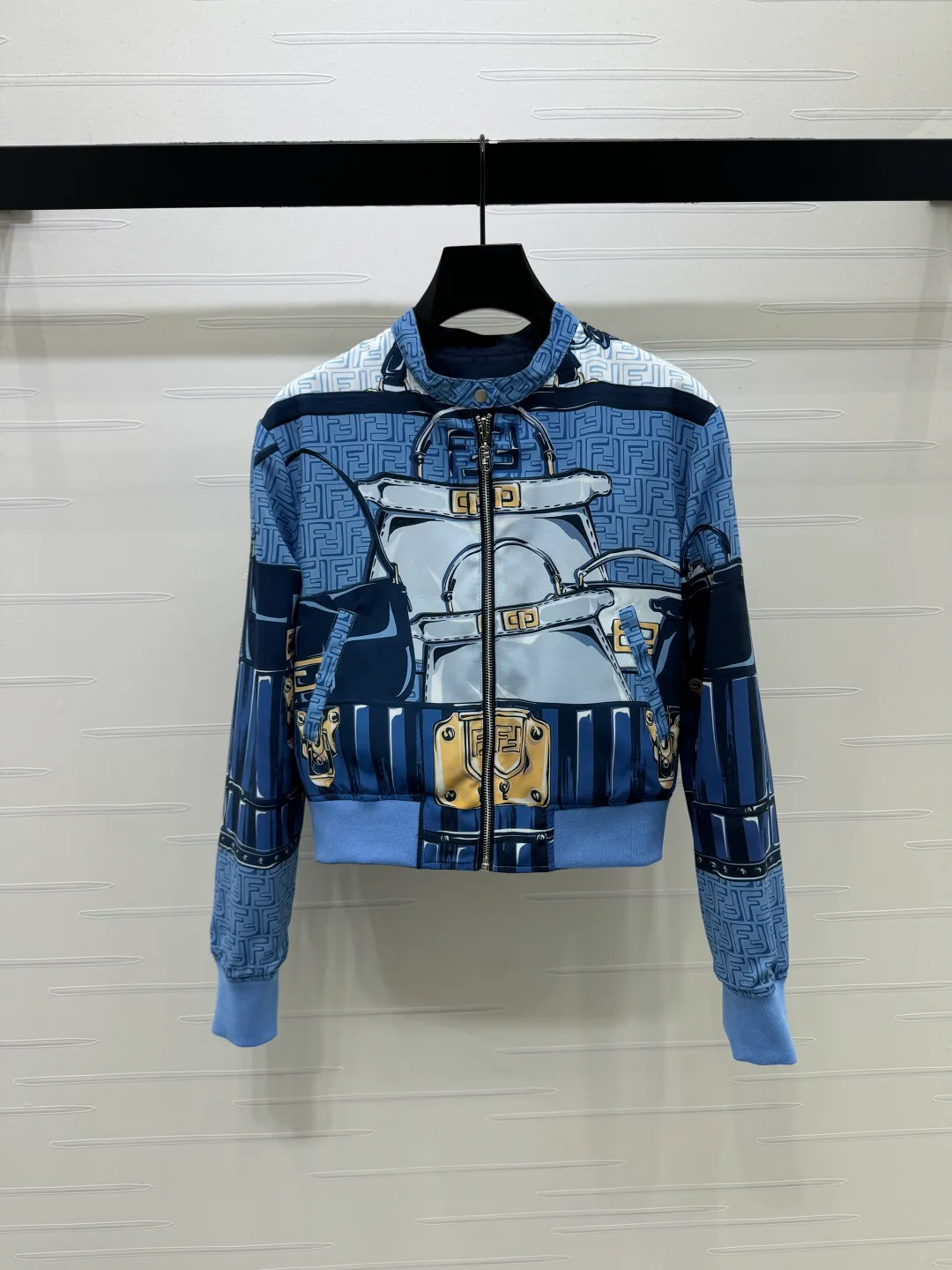 Куртки И Пуховики Женские Fendi 18333053