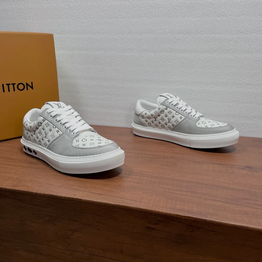 Кроссовки Мужские Louis Vuitton 18697657
