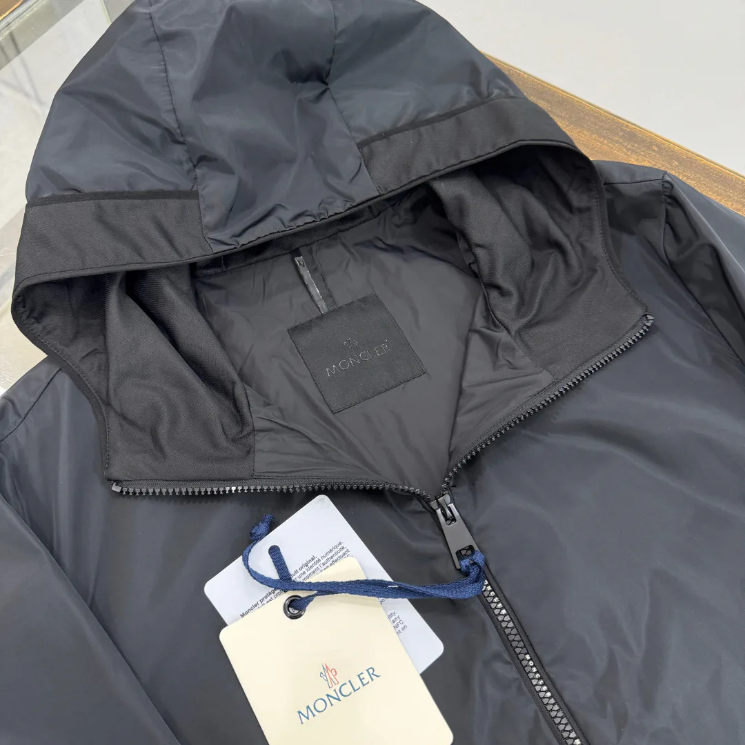 Куртки И Пуховики Женские Moncler 18002120