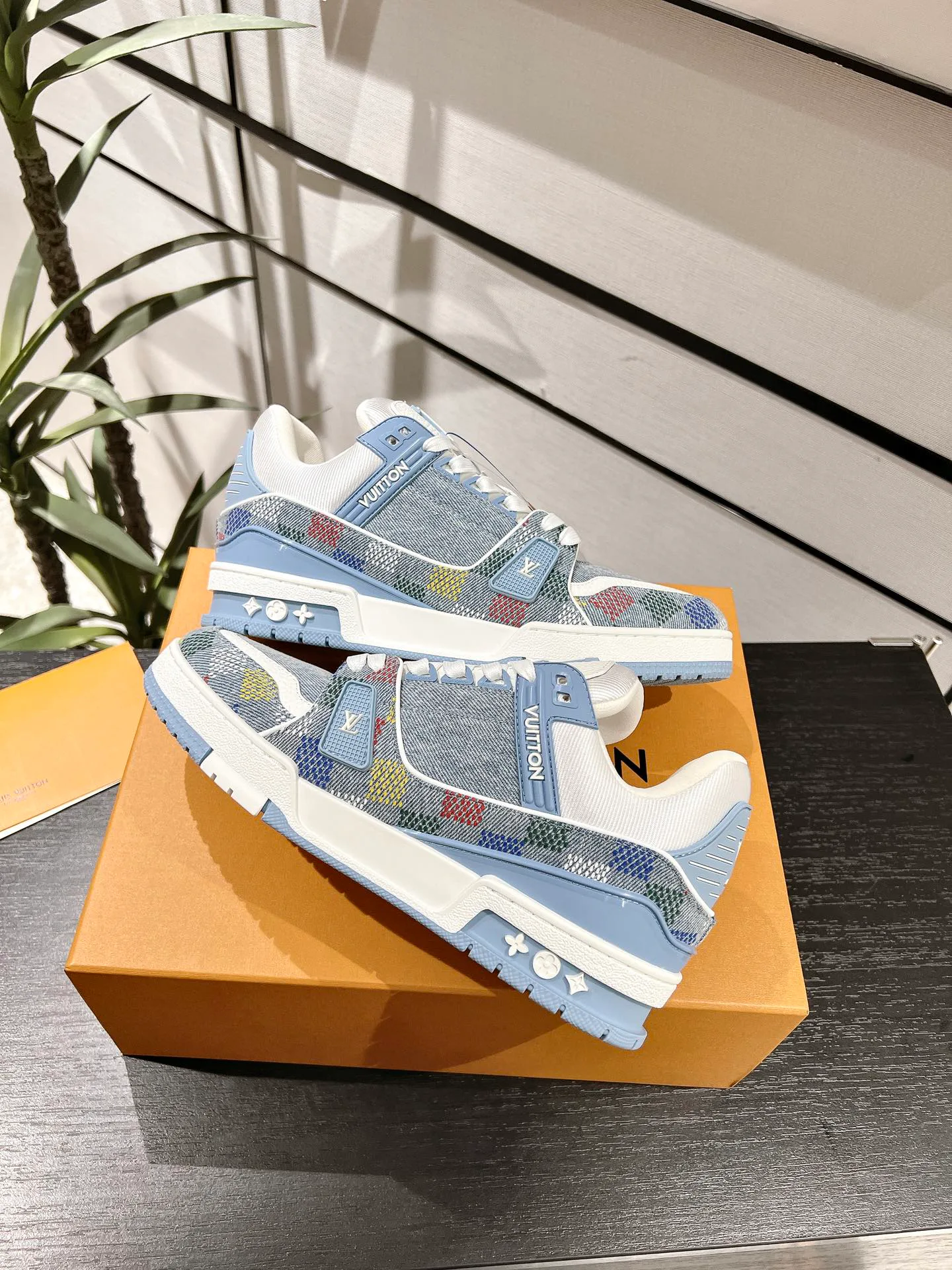 Кроссовки Женские Louis Vuitton 13140