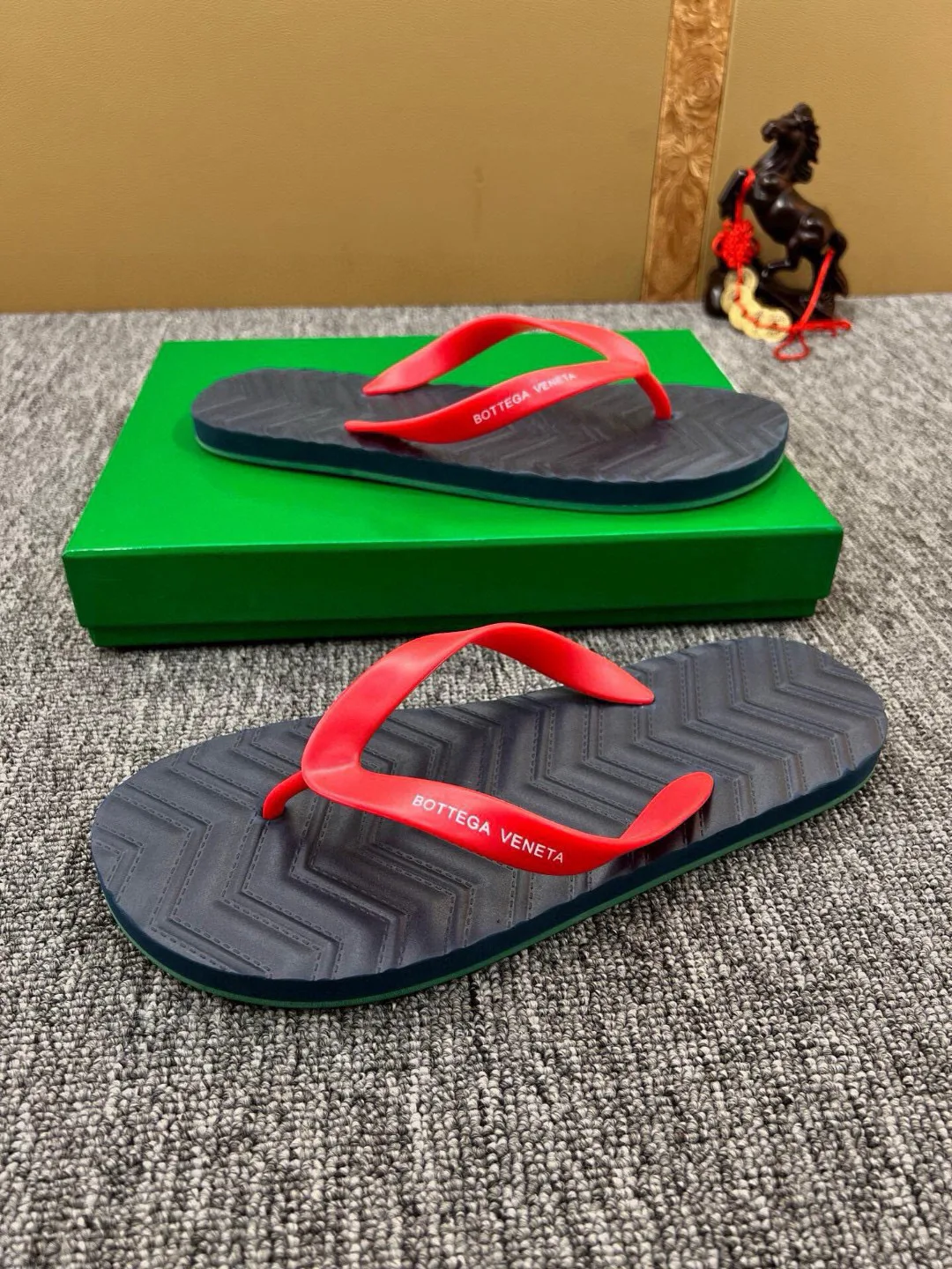 Шлепанцы Мужские Bottega Veneta 11396544