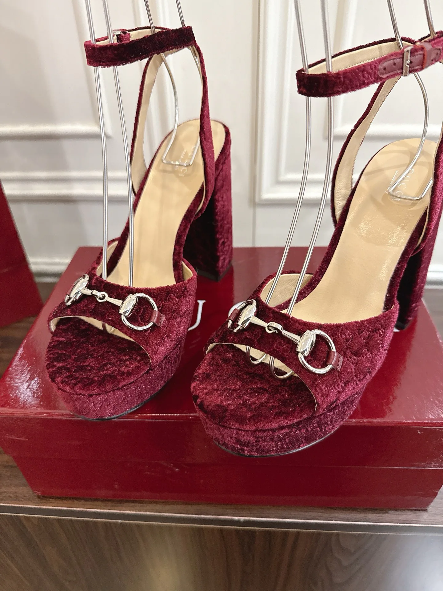 Босоножки Женские Gucci 1770529