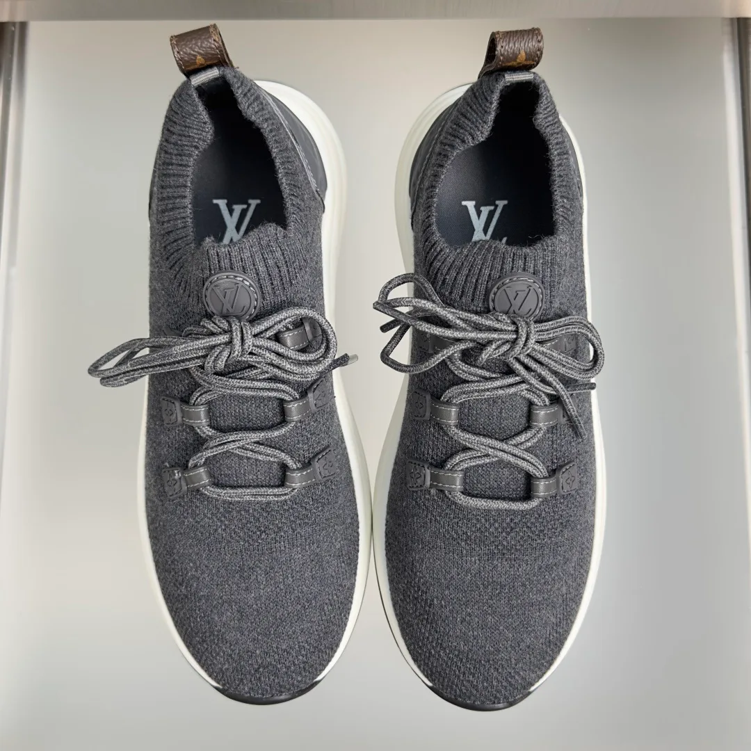 Кроссовки Женские Louis Vuitton 17950528