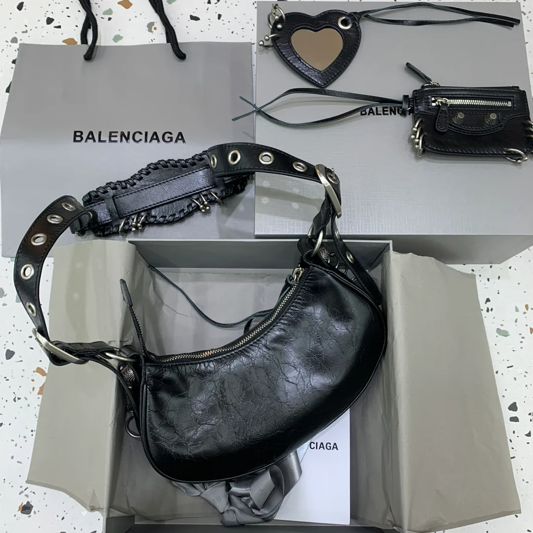 Сумки На Ремне Женские Balenciaga 11479404