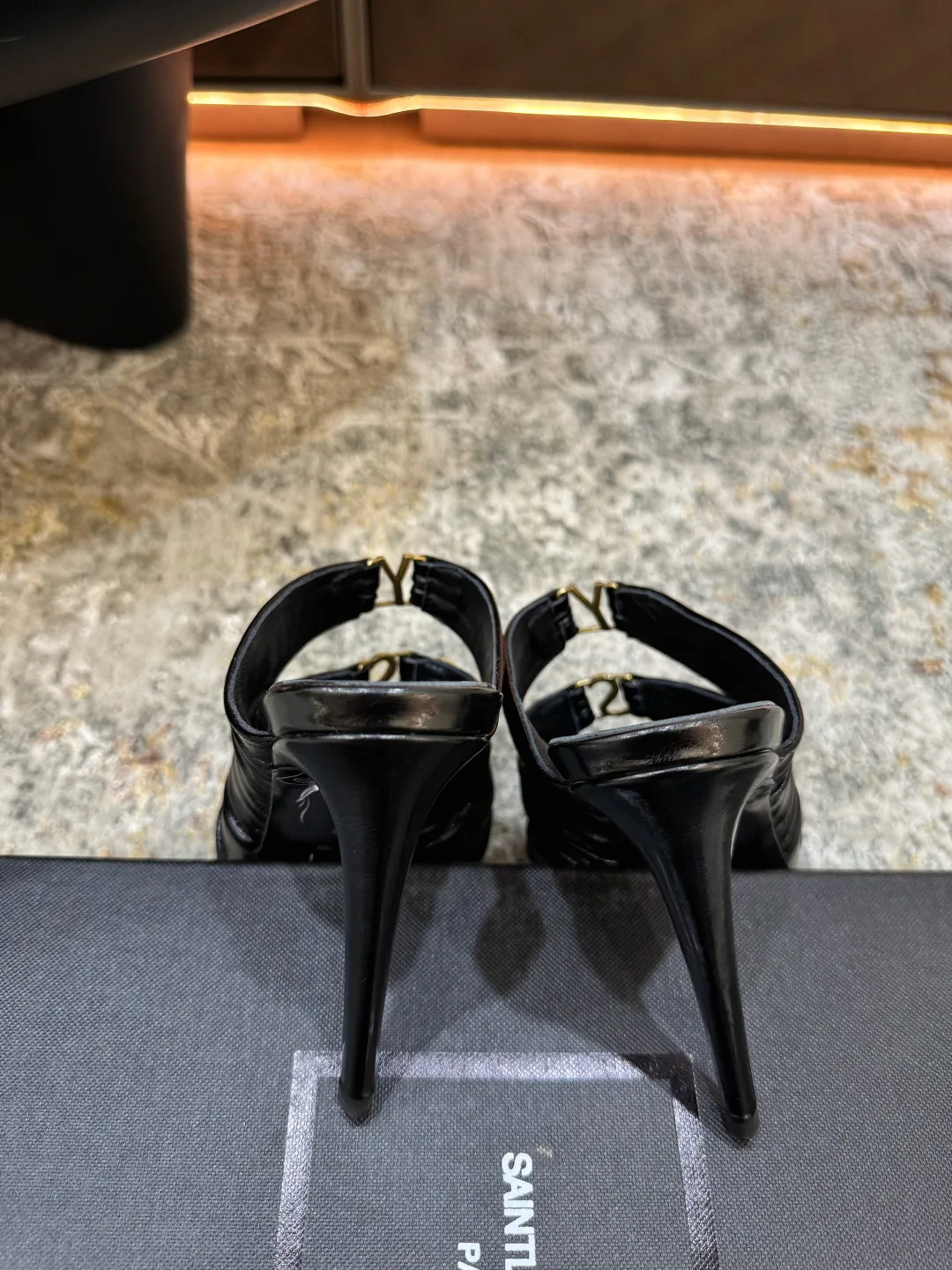 Босоножки Женские Saint Laurent 11579364