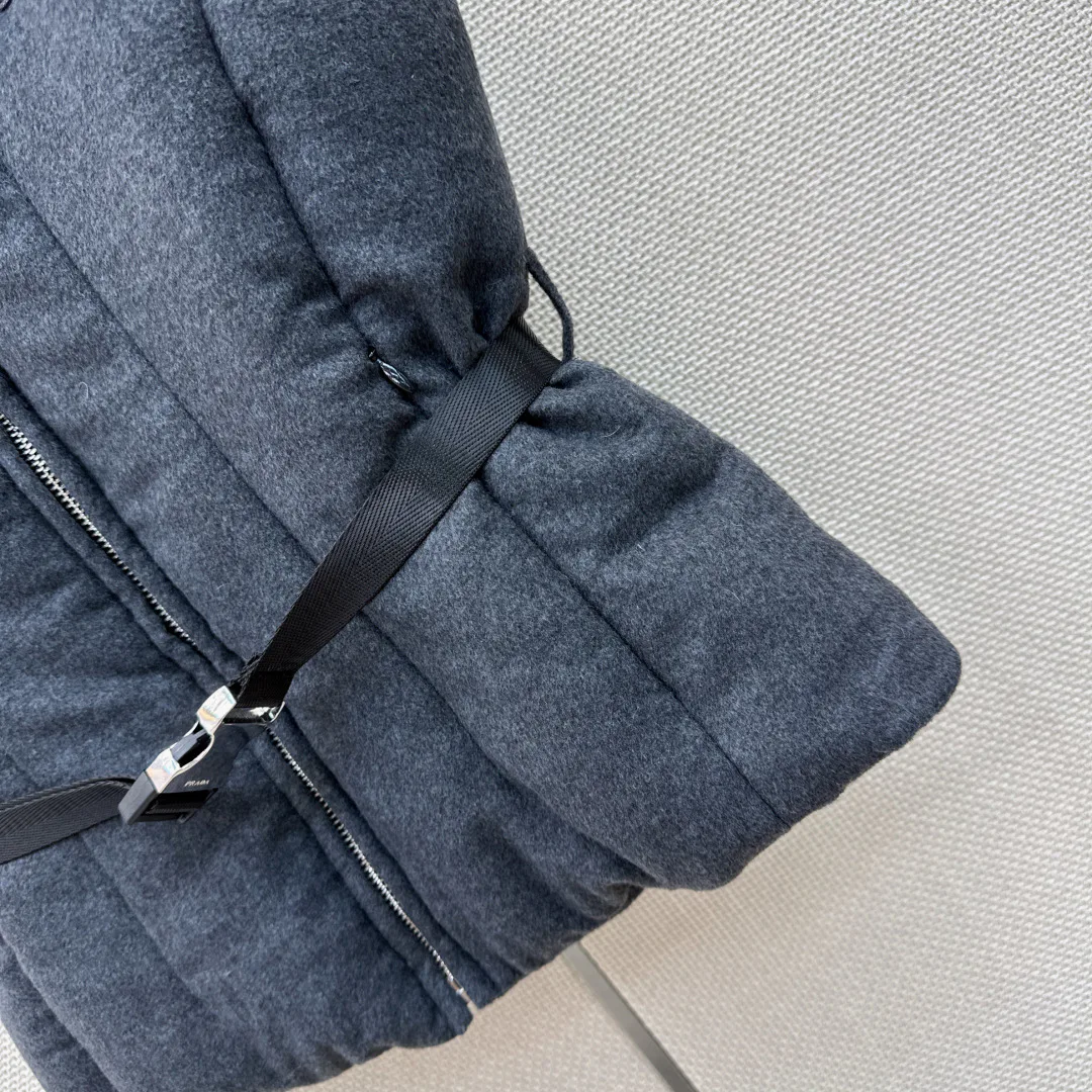 Жилеты Женские Prada 18882469