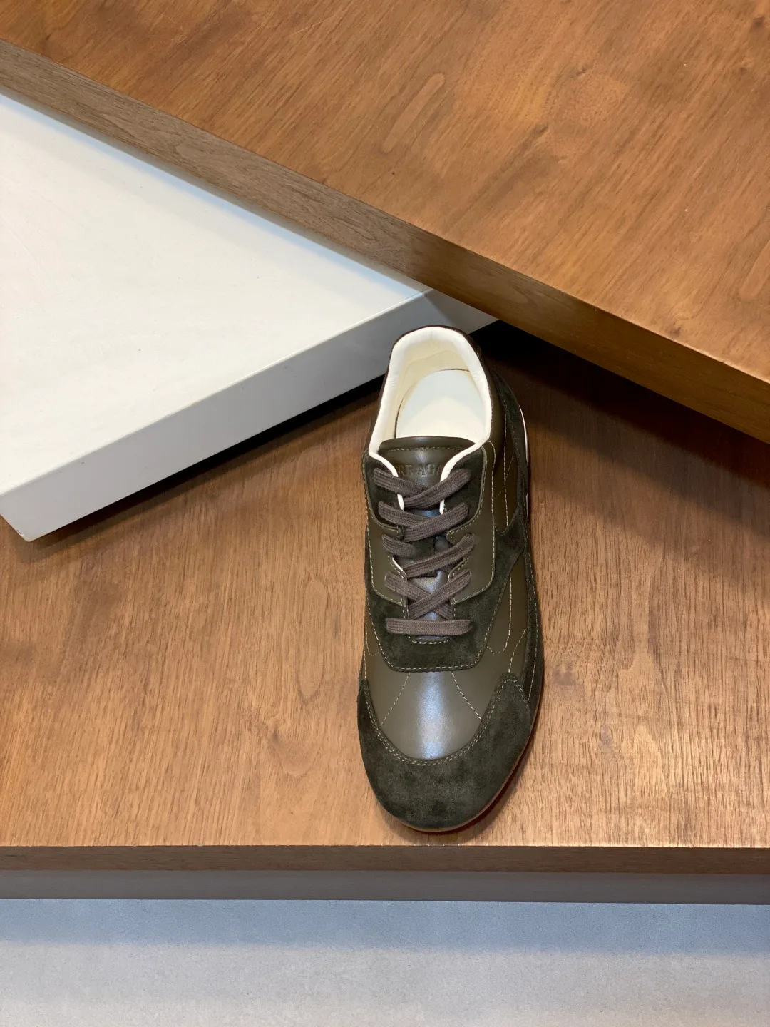Кроссовки Мужские Salvatore Ferragamo 19458693