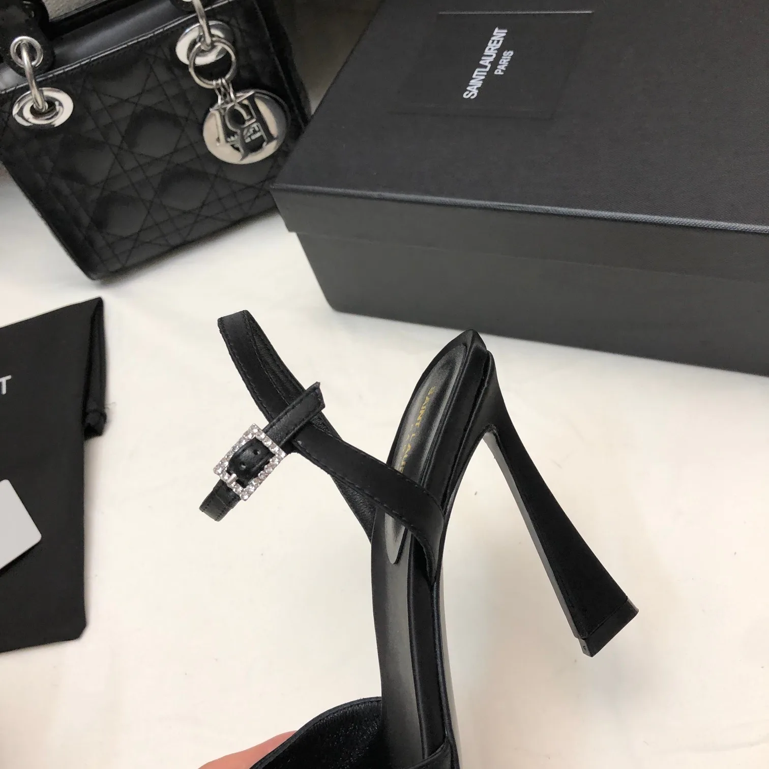 Босоножки Женские Saint Laurent 11220421