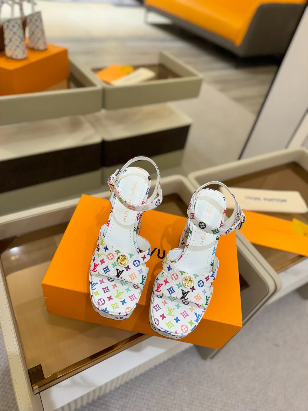 Босоножки Женские Louis Vuitton 10910207