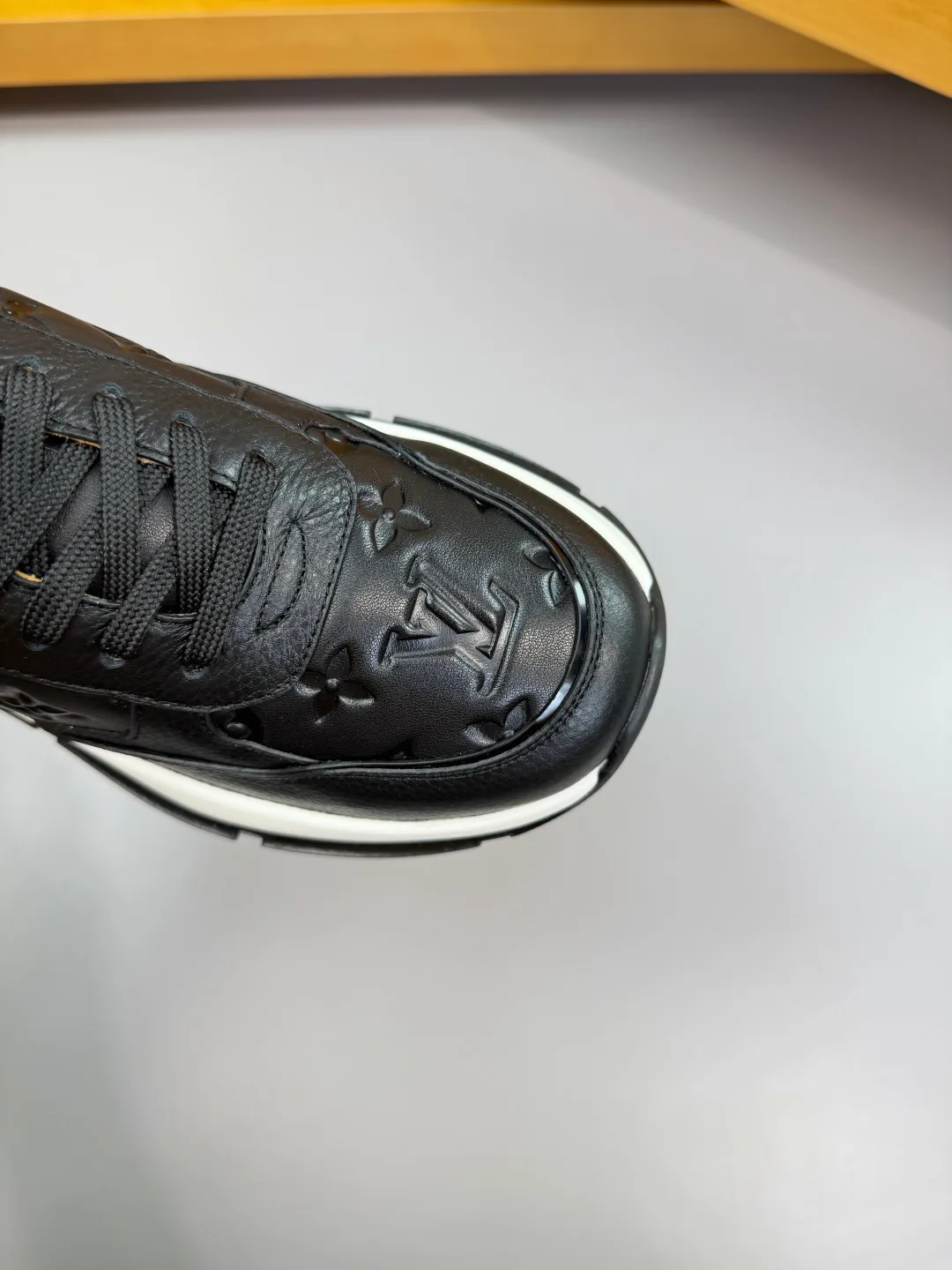 Кроссовки Женские Louis Vuitton 1628756