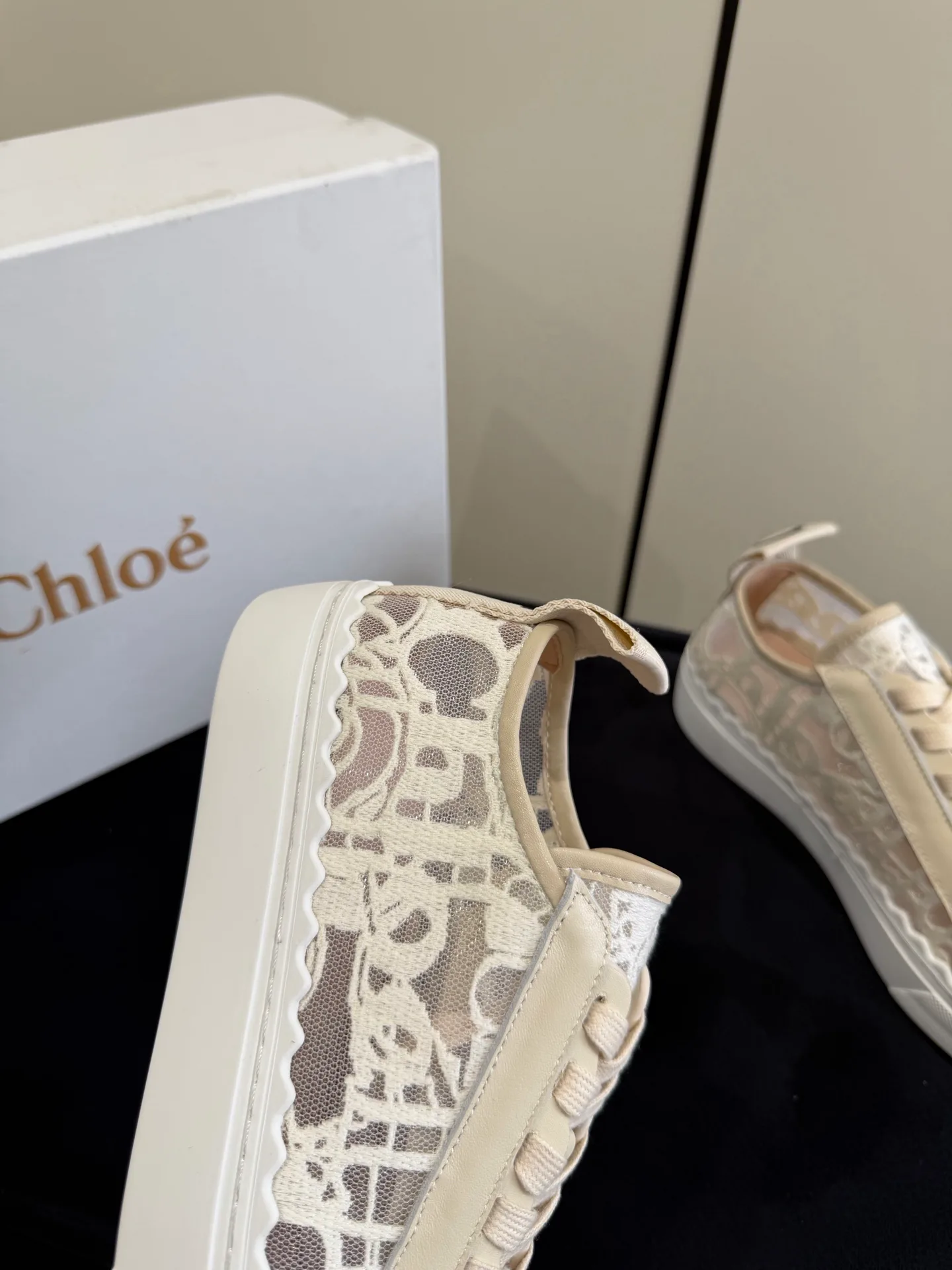 Кроссовки Женские Chloe 17374866