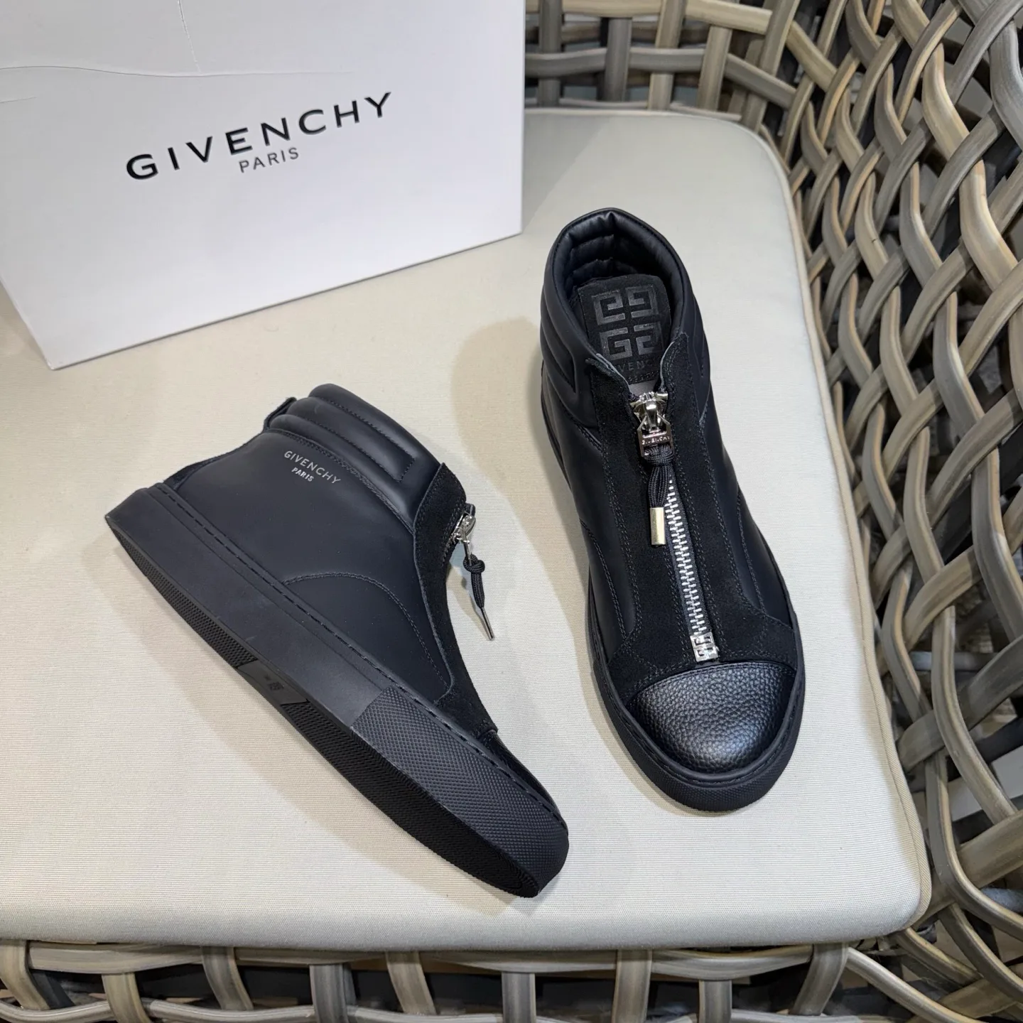 Кроссовки Мужские Givenchy 18267091