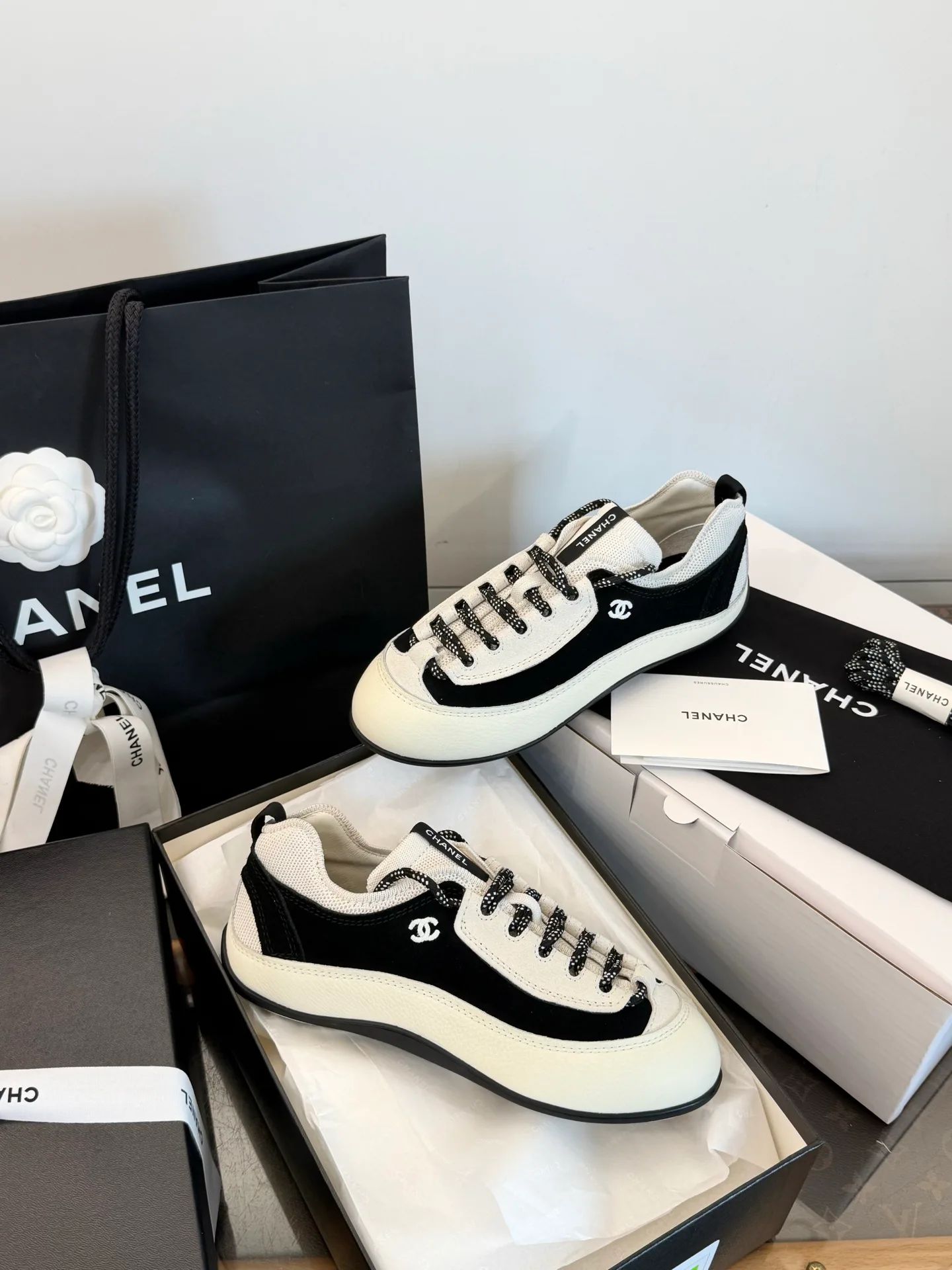 Кроссовки Женские Chanel 18304138