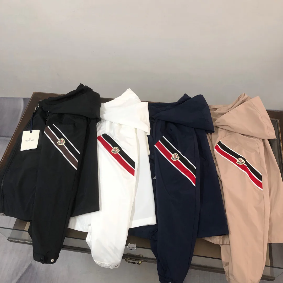 Куртки И Пуховики Мужские Moncler 9642366