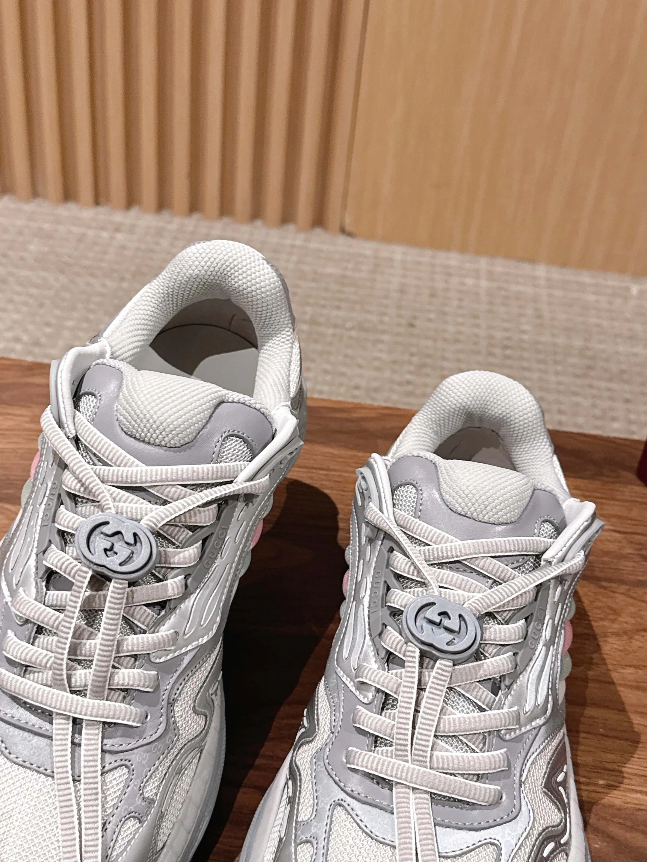 Кроссовки Мужские Gucci 18889240