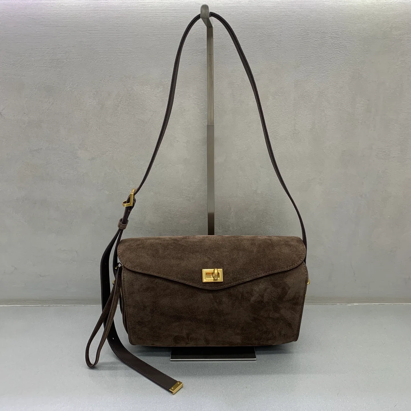 Классические Сумки Женские Balenciaga 18136199