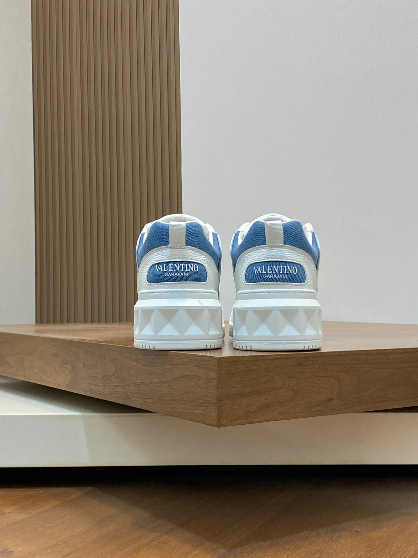 Кроссовки Мужские Valentino 476879