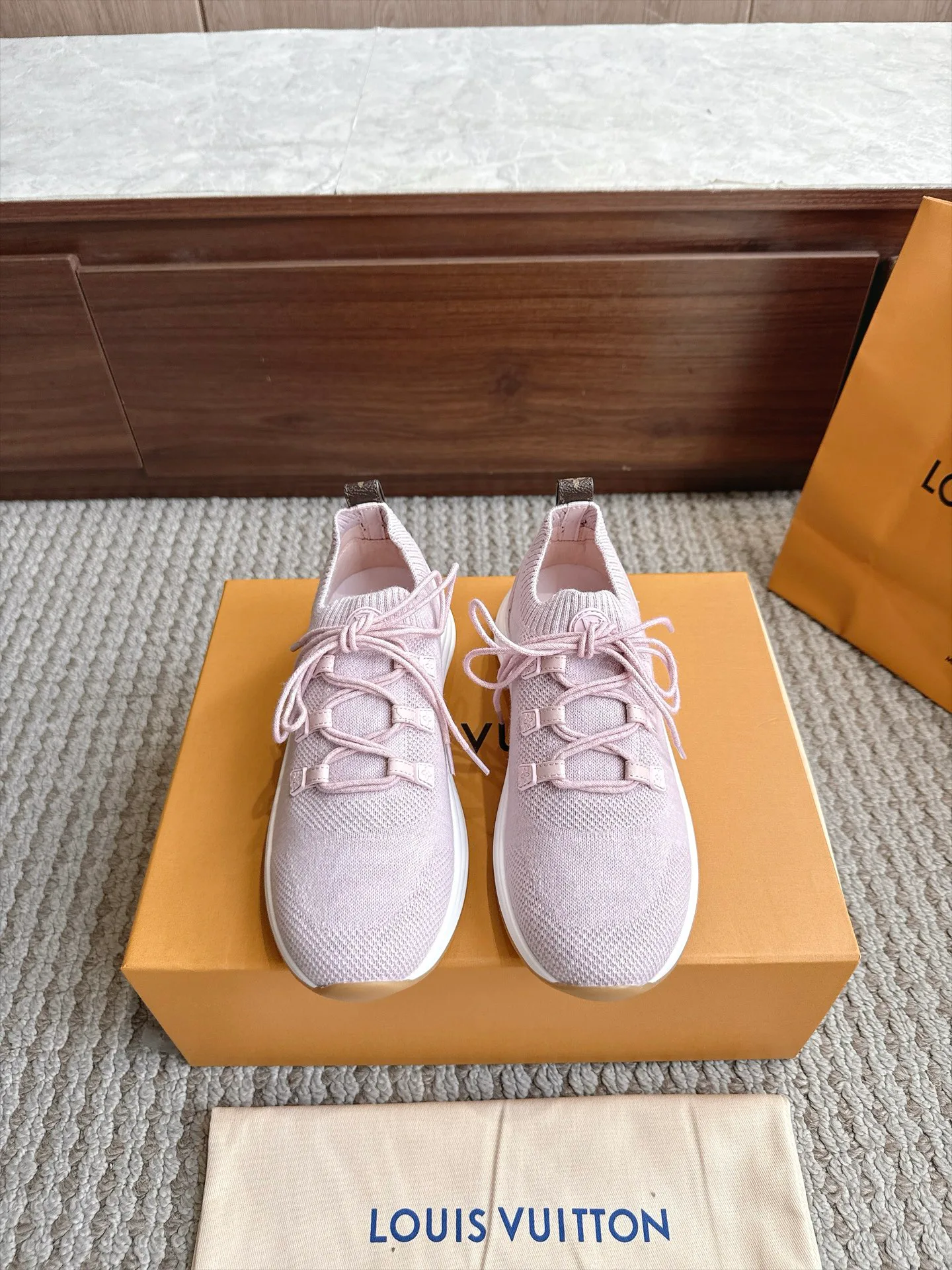 Кроссовки Мужские Louis Vuitton 18333244