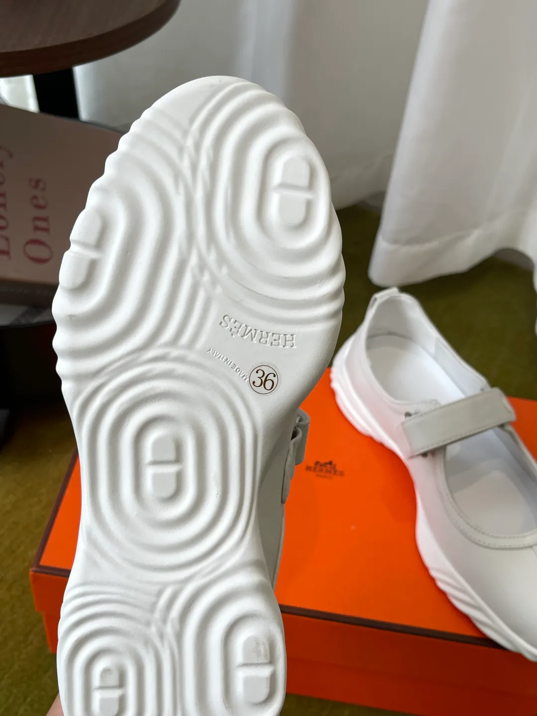 Кроссовки Женские Hermes 19578445