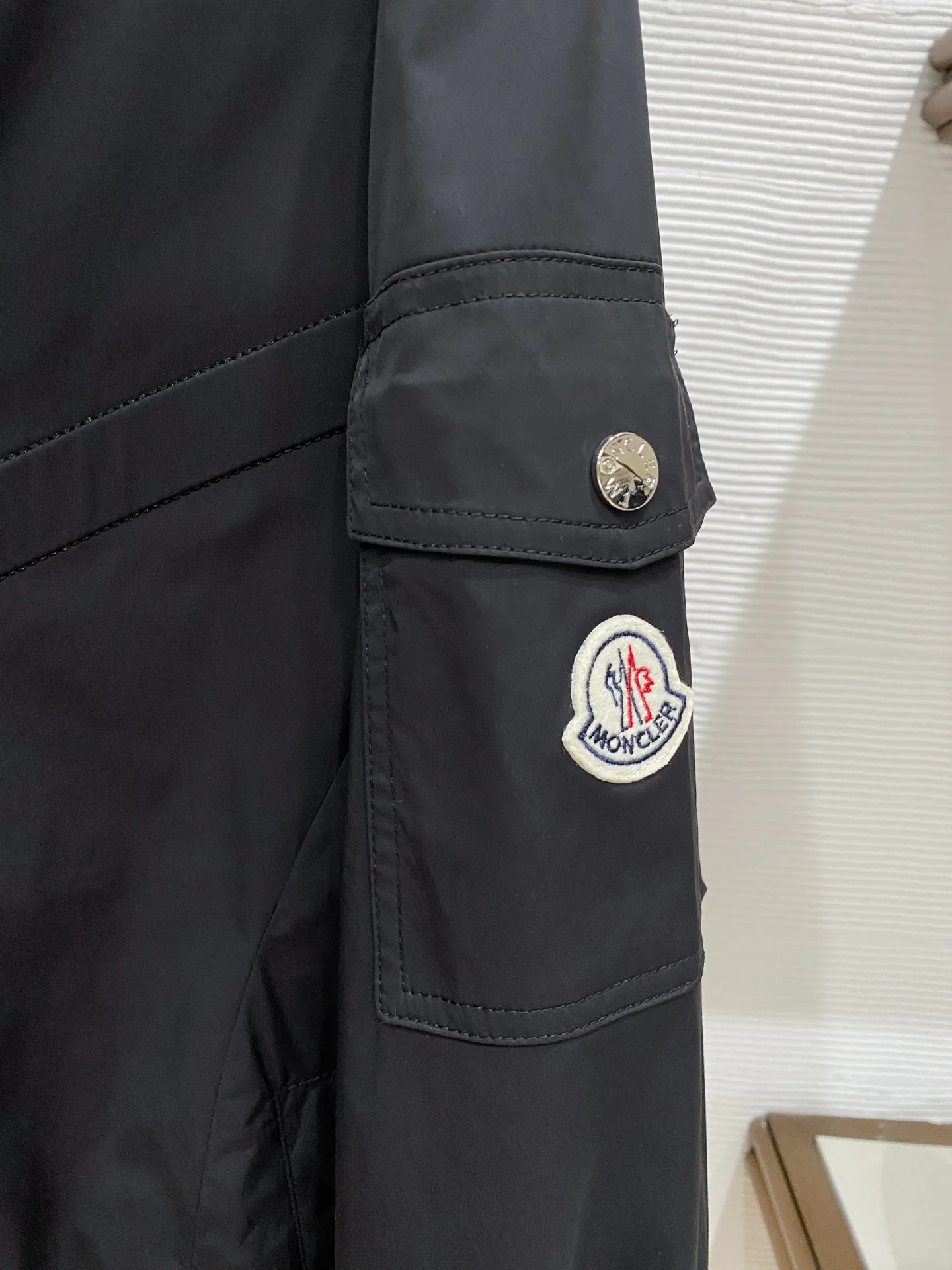 Куртки И Пуховики Мужские Moncler 11504100