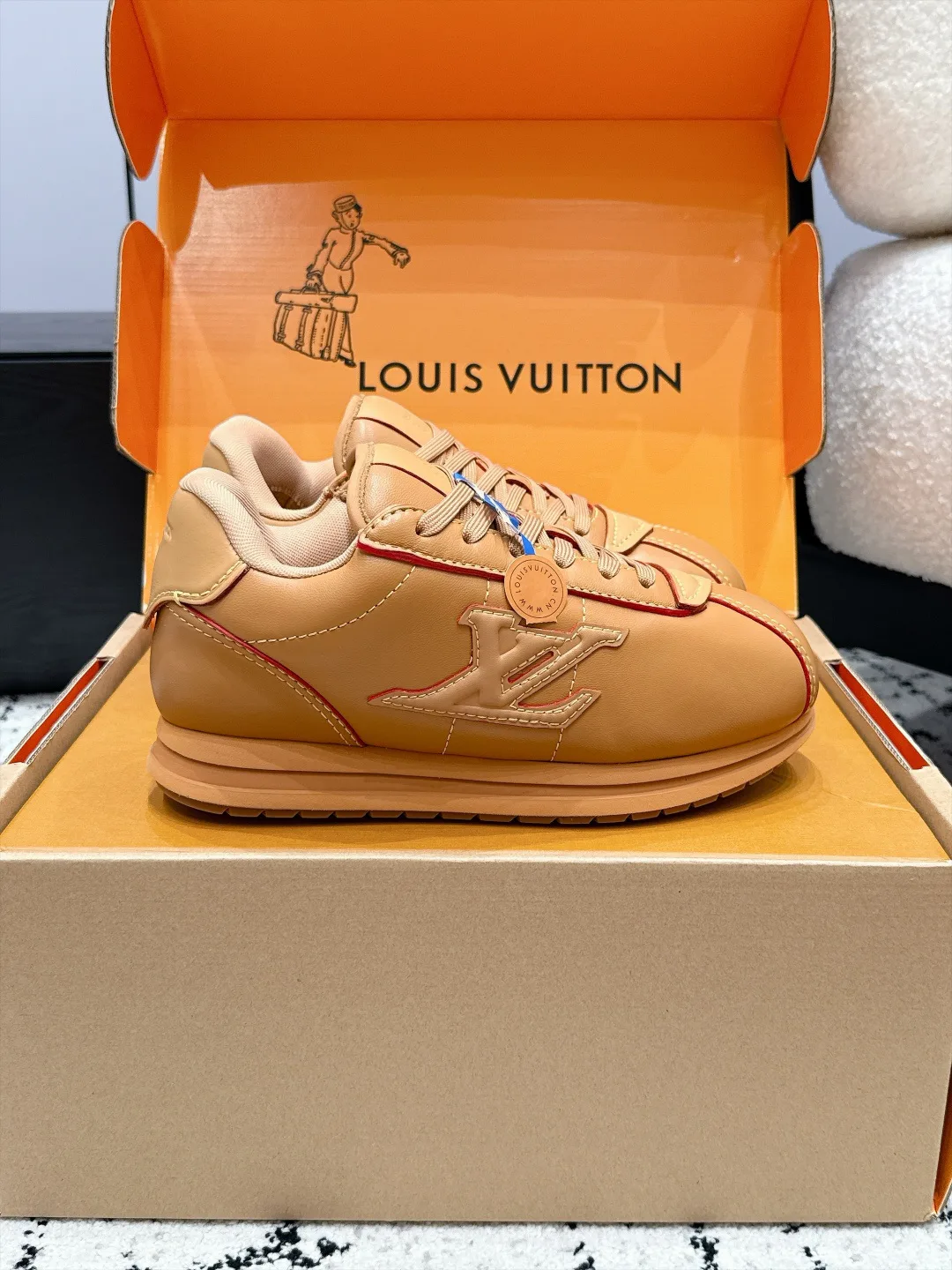 Кроссовки Женские Louis Vuitton 18406489