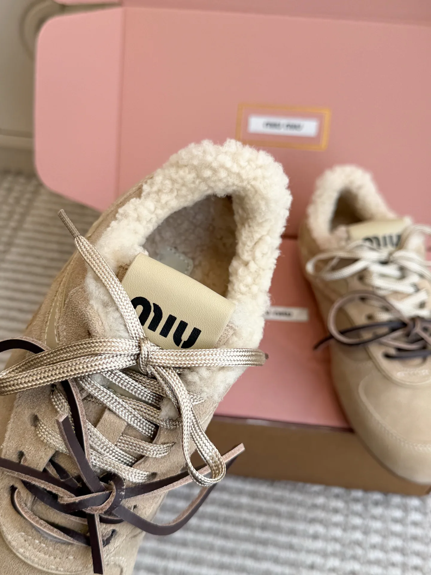 Кроссовки Женские Miu Miu 19667940