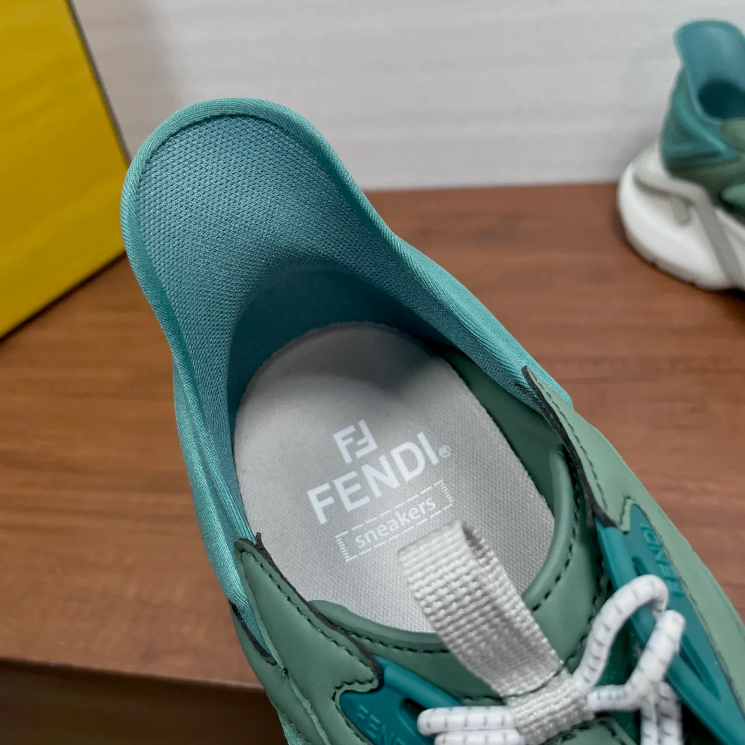 Кроссовки Женские Fendi 17542533