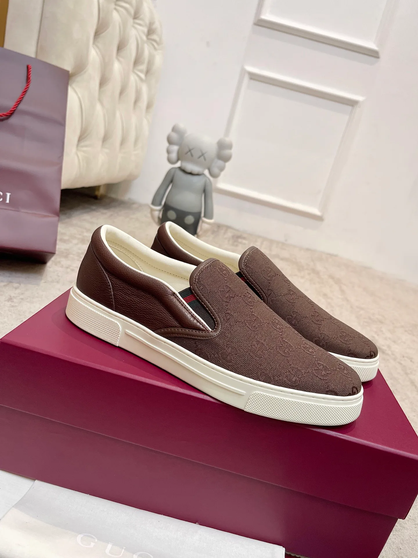 Кроссовки Женские Gucci 18901576