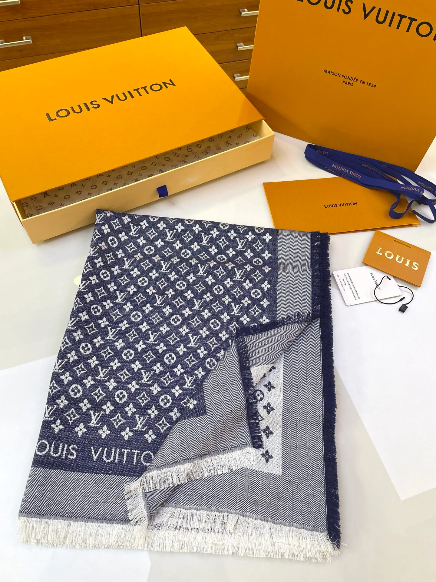 Шарфы Louis Vuitton 104655