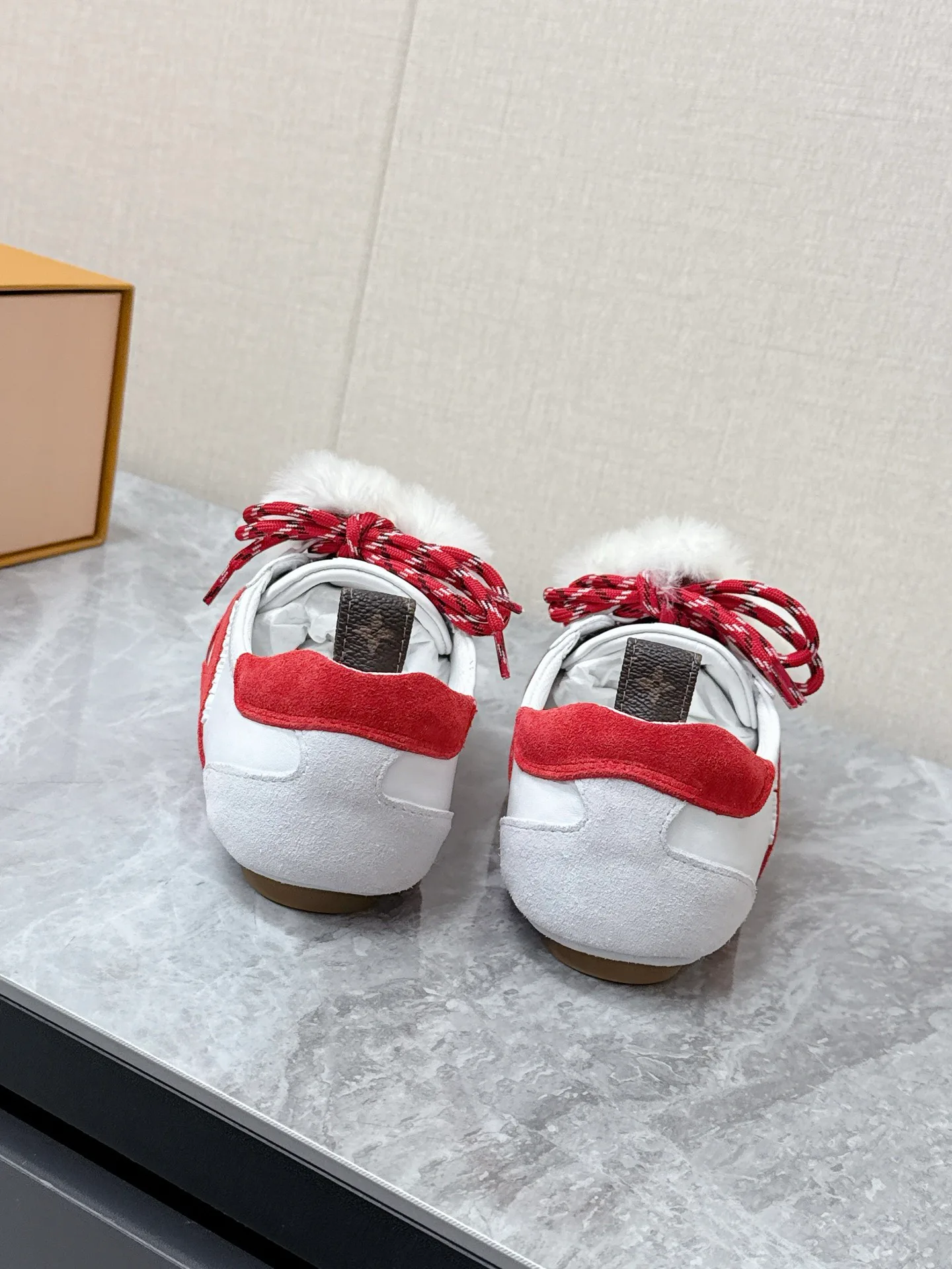 Кроссовки Женские Louis Vuitton 2625299