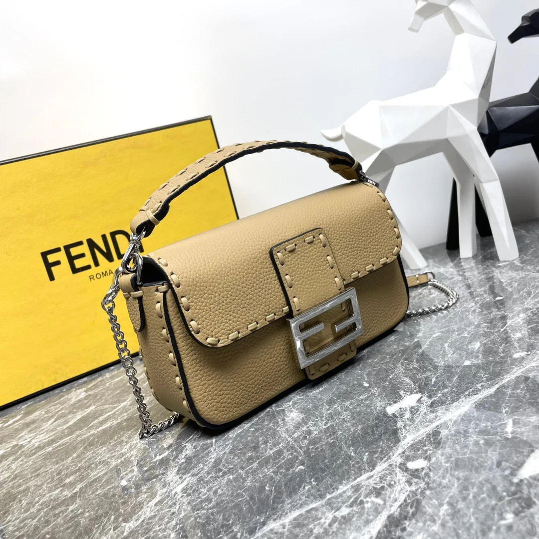 Классические Сумки Женские Fendi 12718230