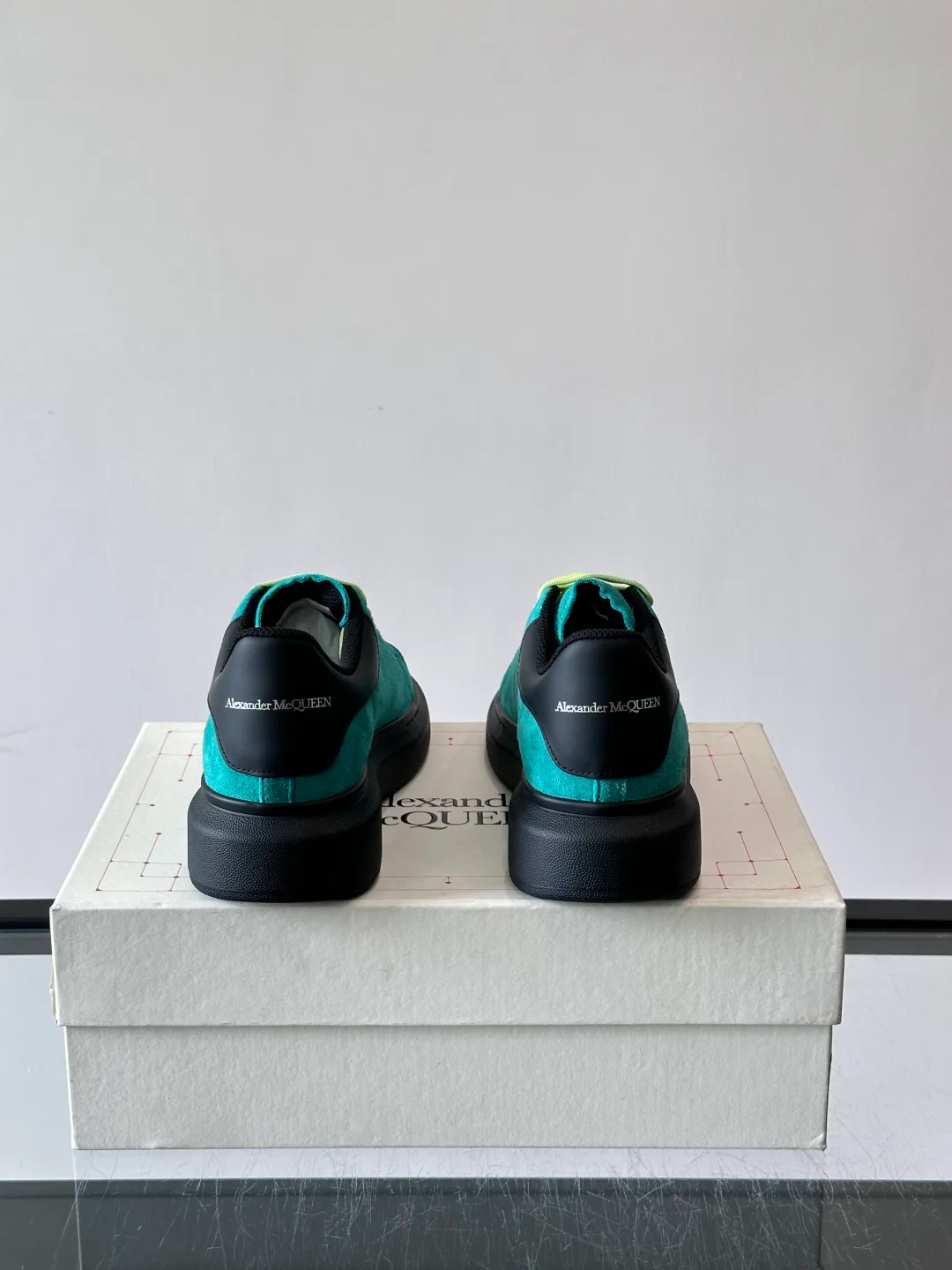 Кроссовки Женские Alexander Mcqueen 17447547