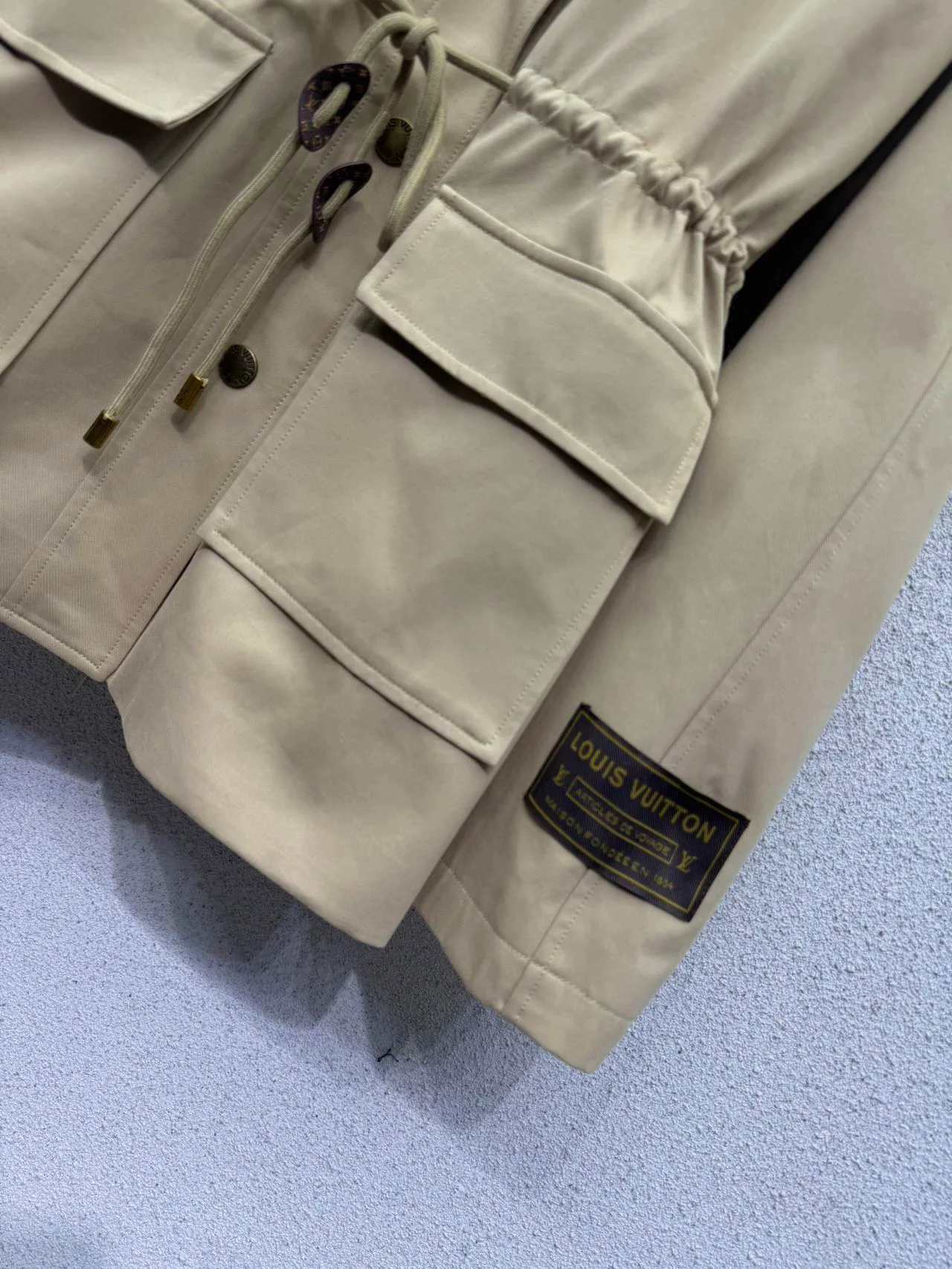 Куртки И Пуховики Женские Louis Vuitton 19760162