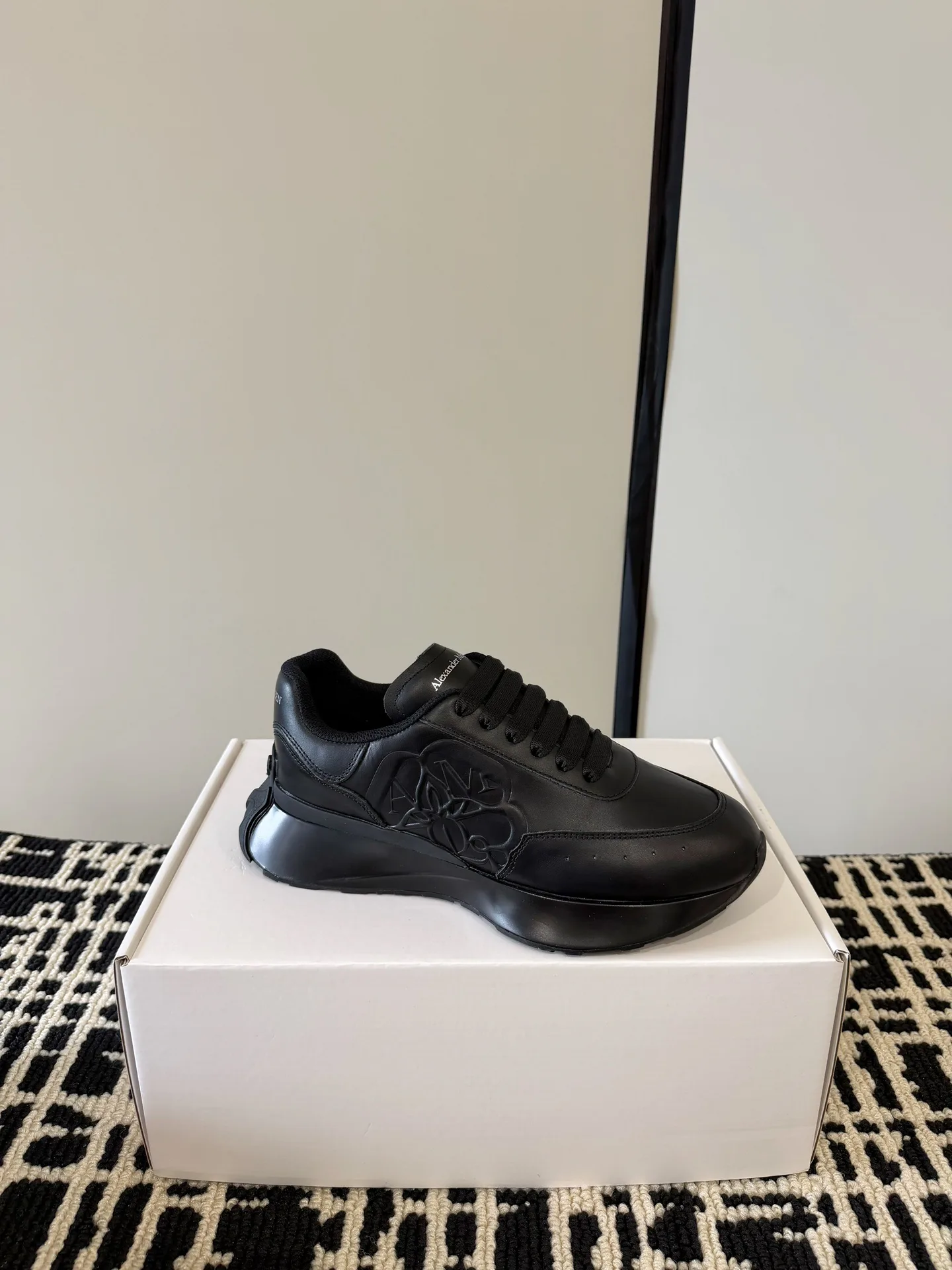 Кроссовки Женские Alexander Mcqueen 13343933