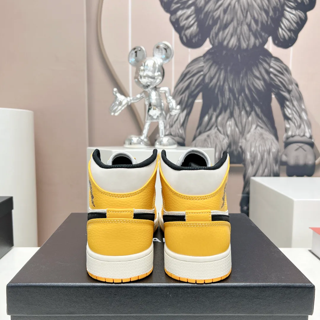 Кроссовки Женские Chanel 17420