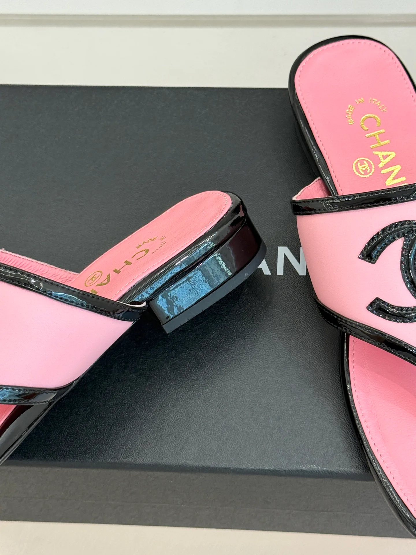 Шлепанцы Женские Chanel 17425290