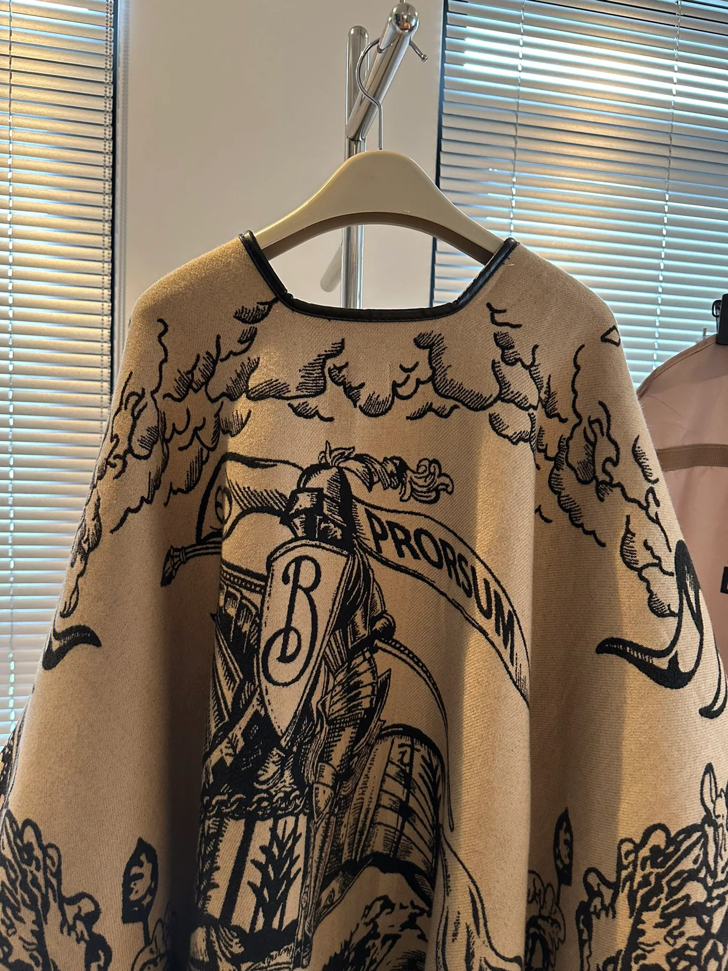 Пальто Женские Burberry 19189523