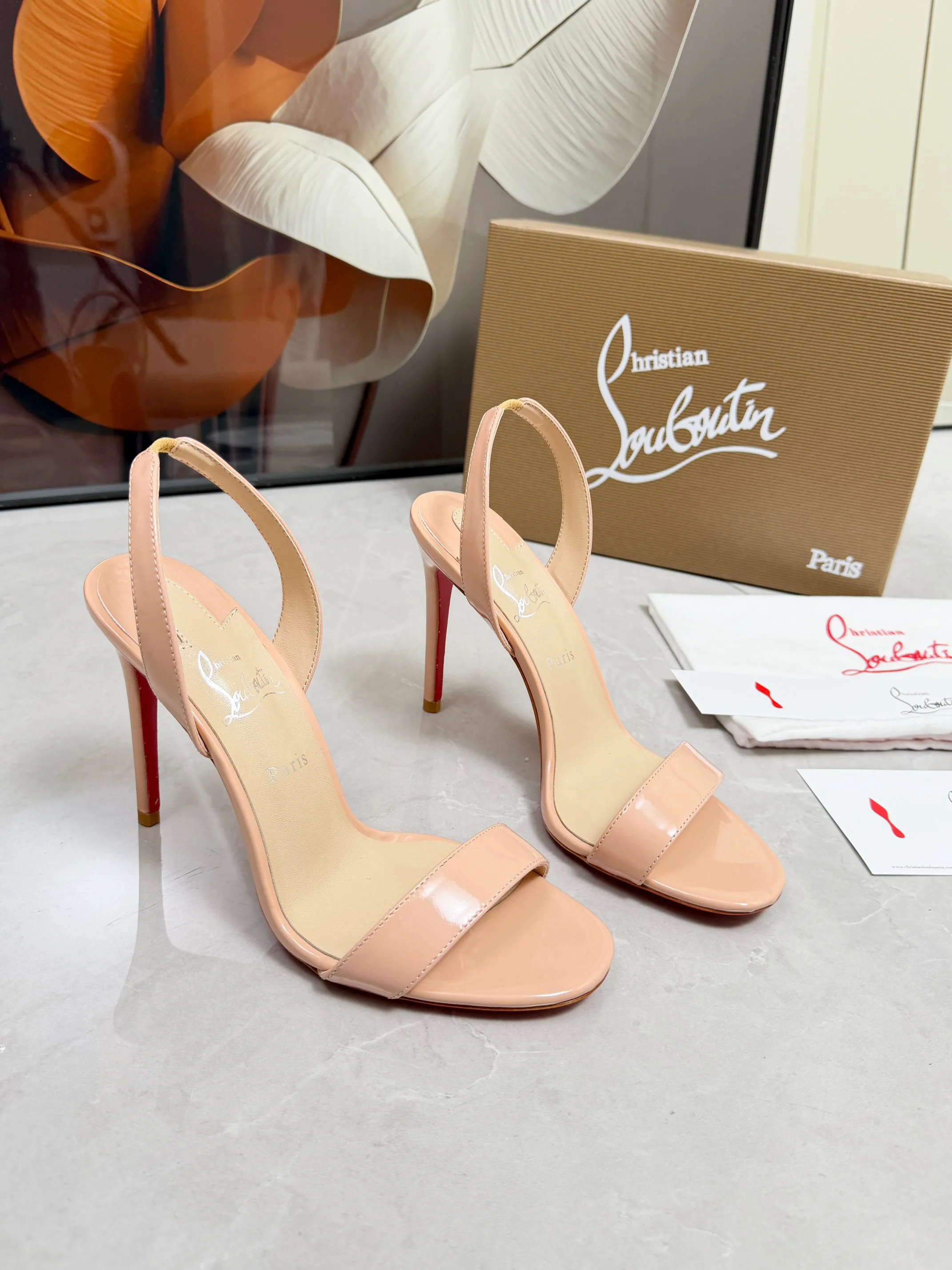 Босоножки Женские Christian Louboutin 18739792