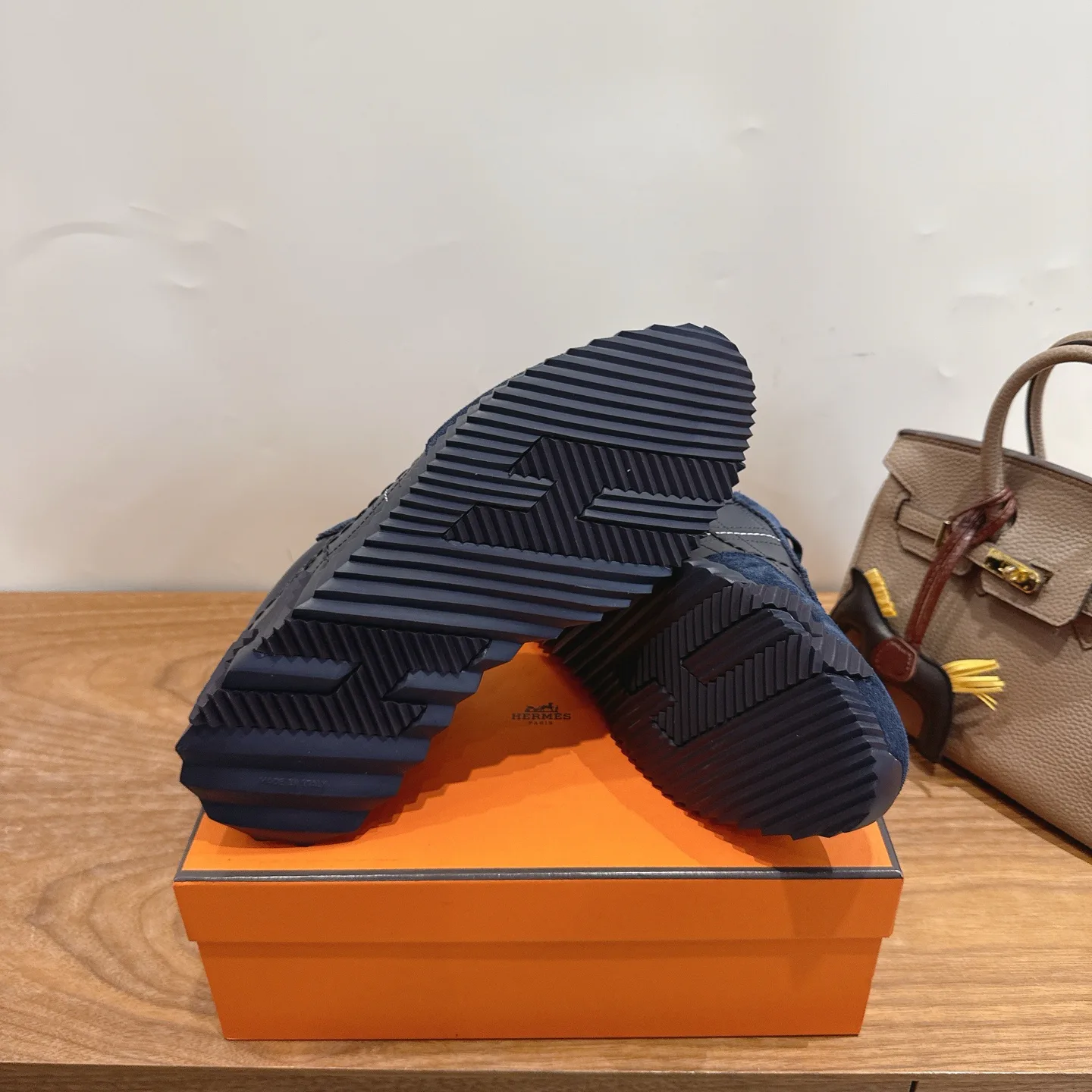 Кроссовки Женские Hermes 17414536