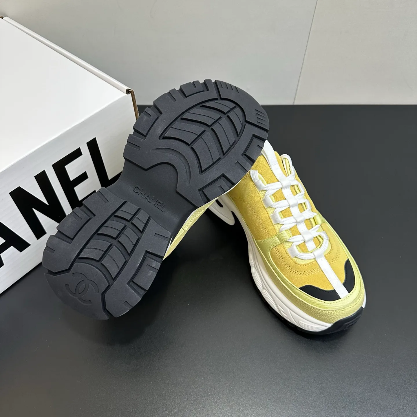 Кроссовки Женские Chanel 1748640